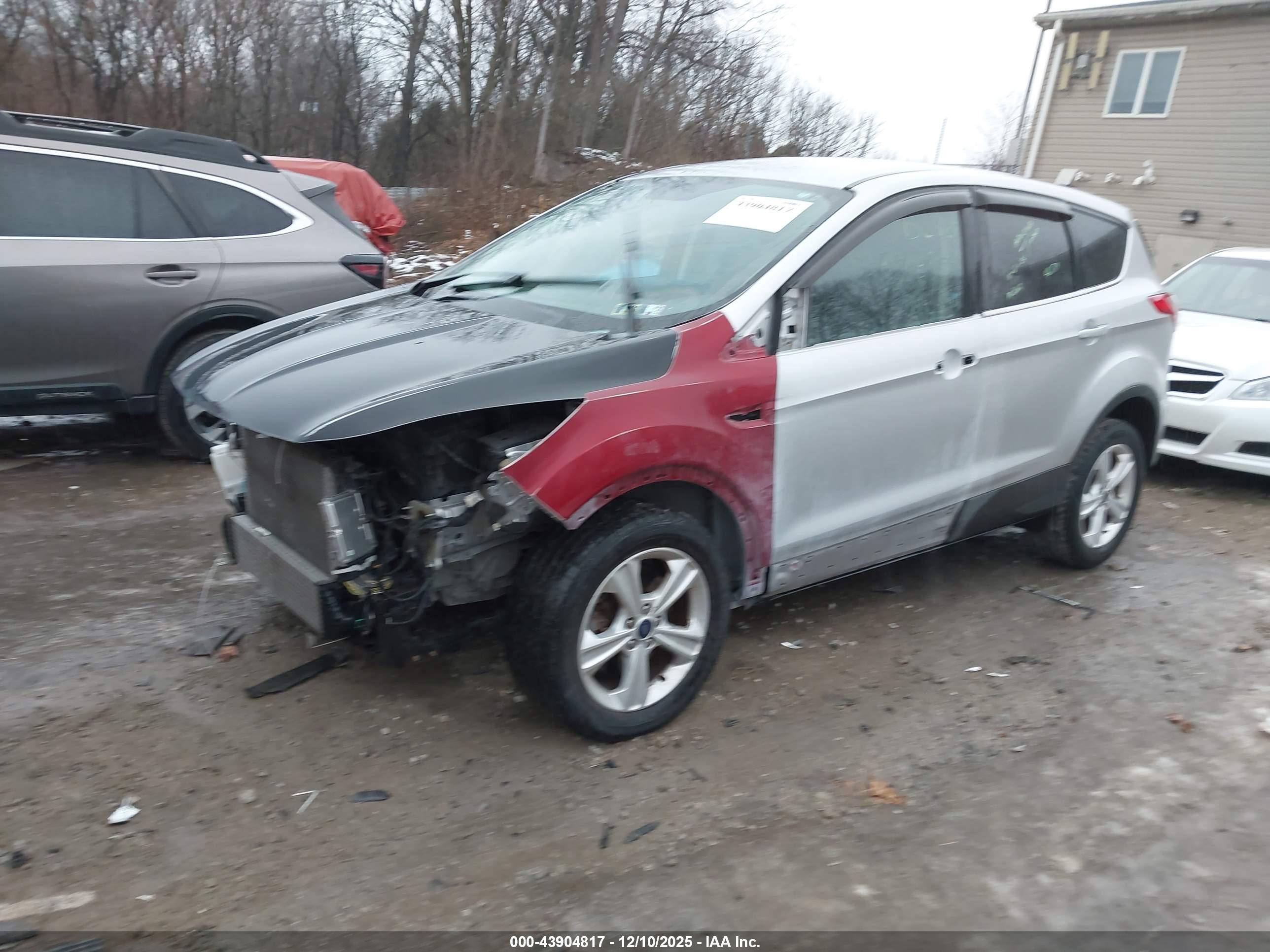 FORD ESCAPE image 2