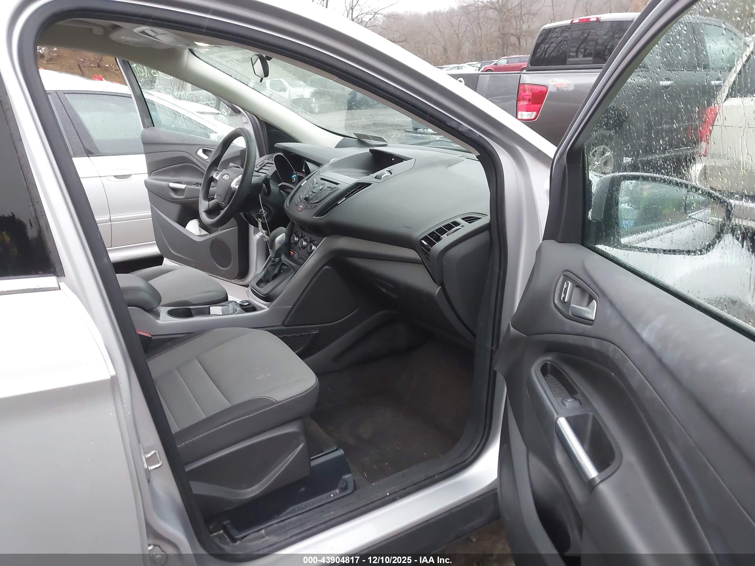 FORD ESCAPE image 5