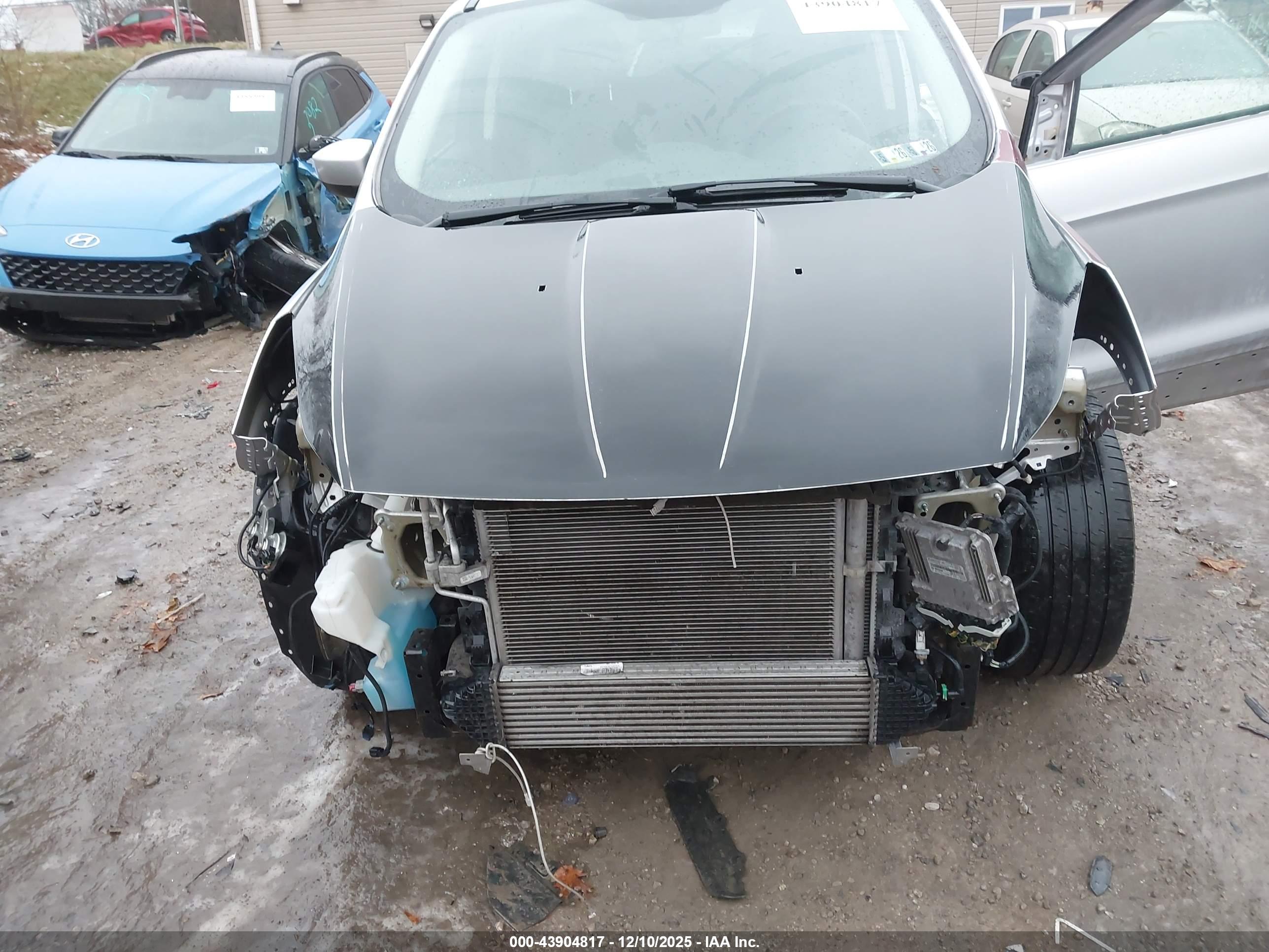 FORD ESCAPE image 6
