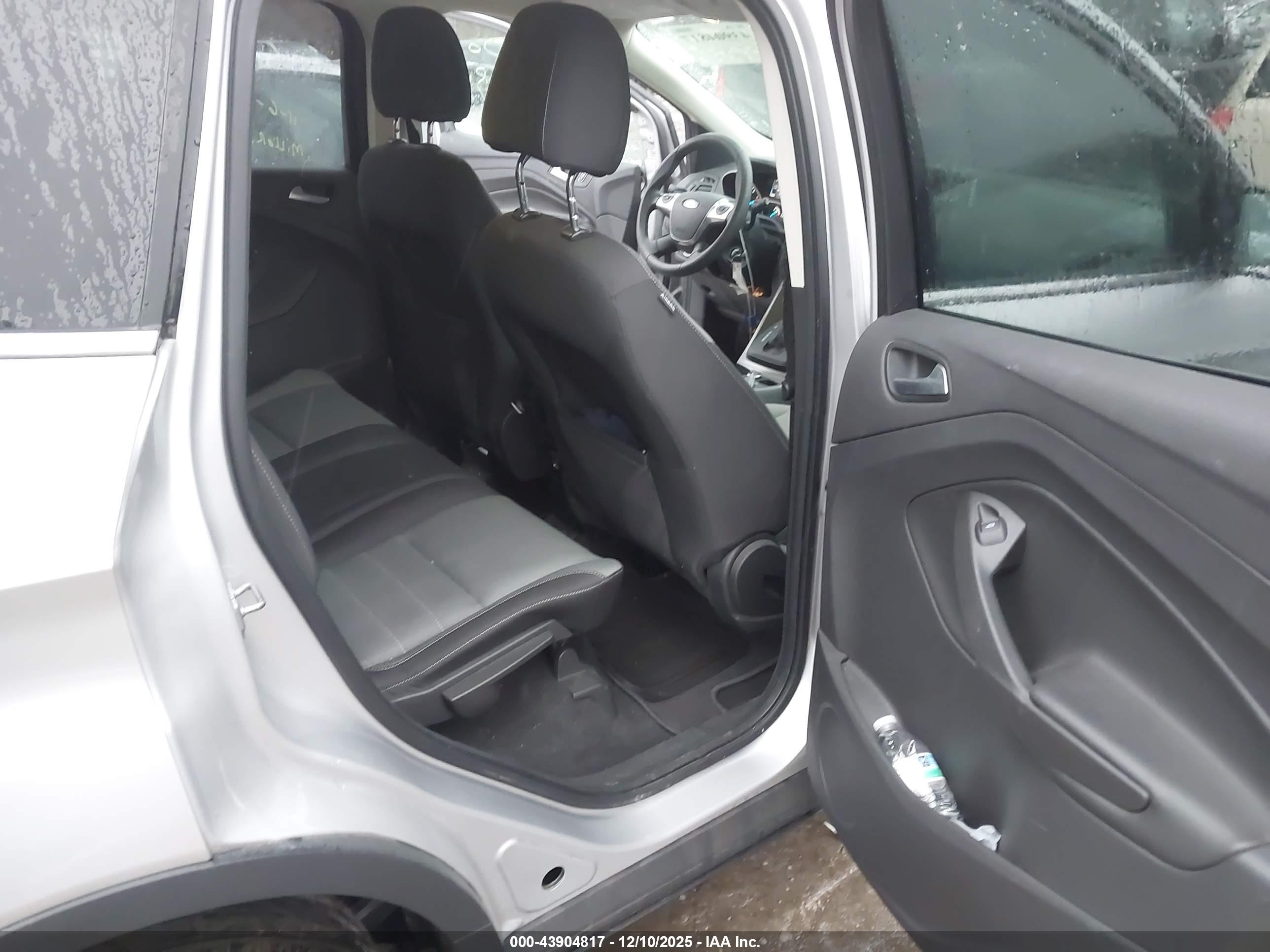 FORD ESCAPE image 8