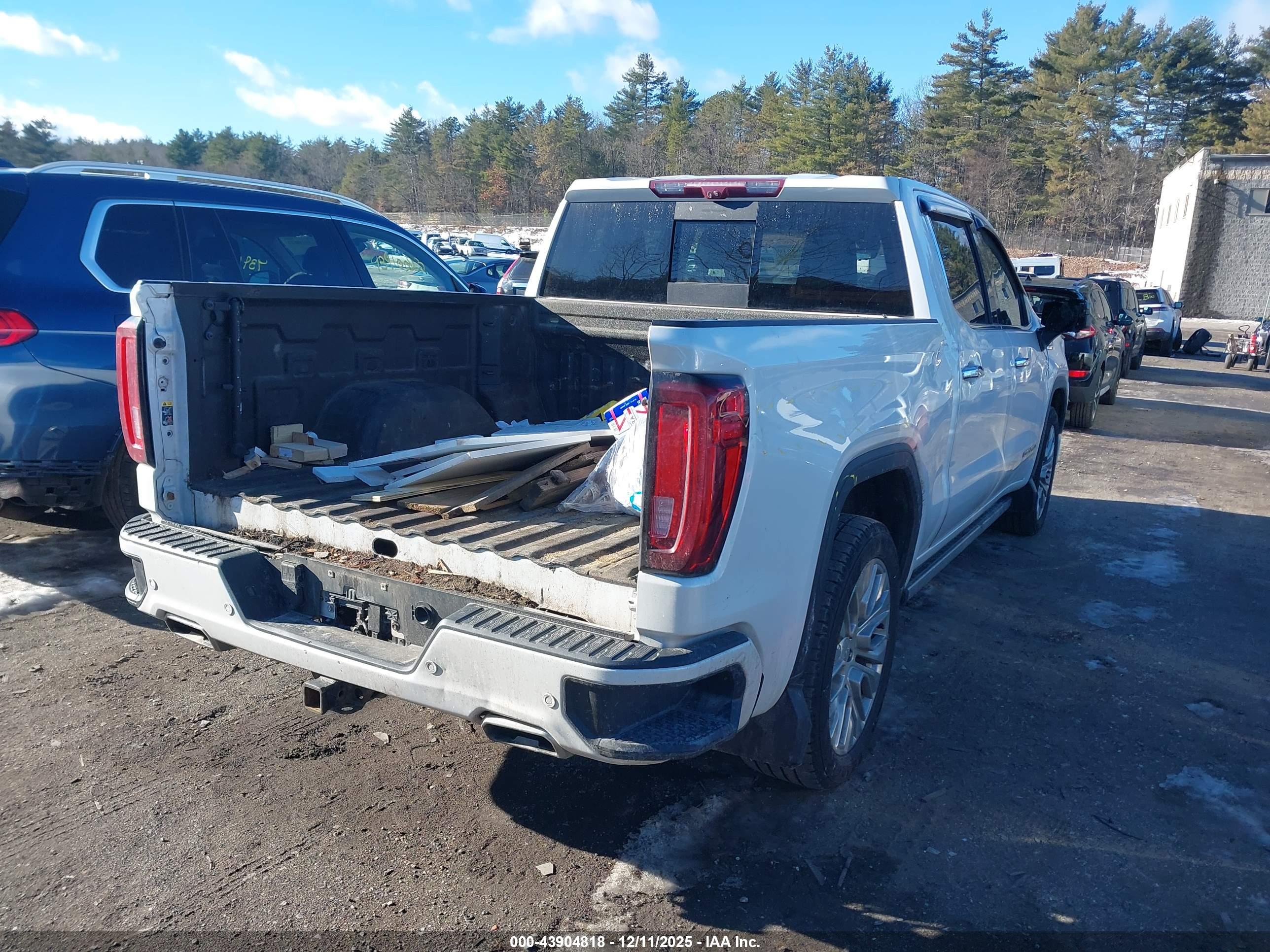 GMC SIERRA image 4