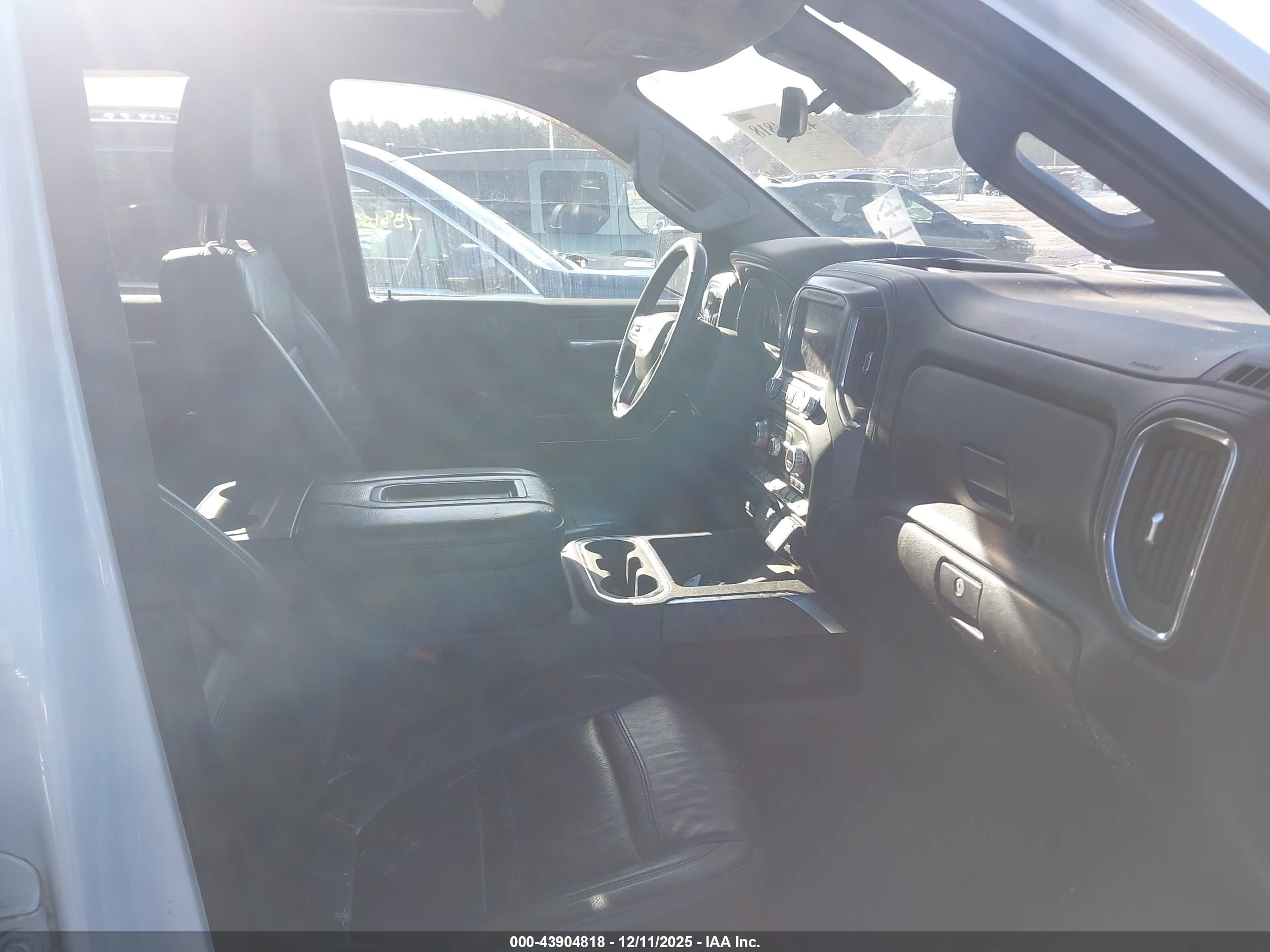 GMC SIERRA image 5