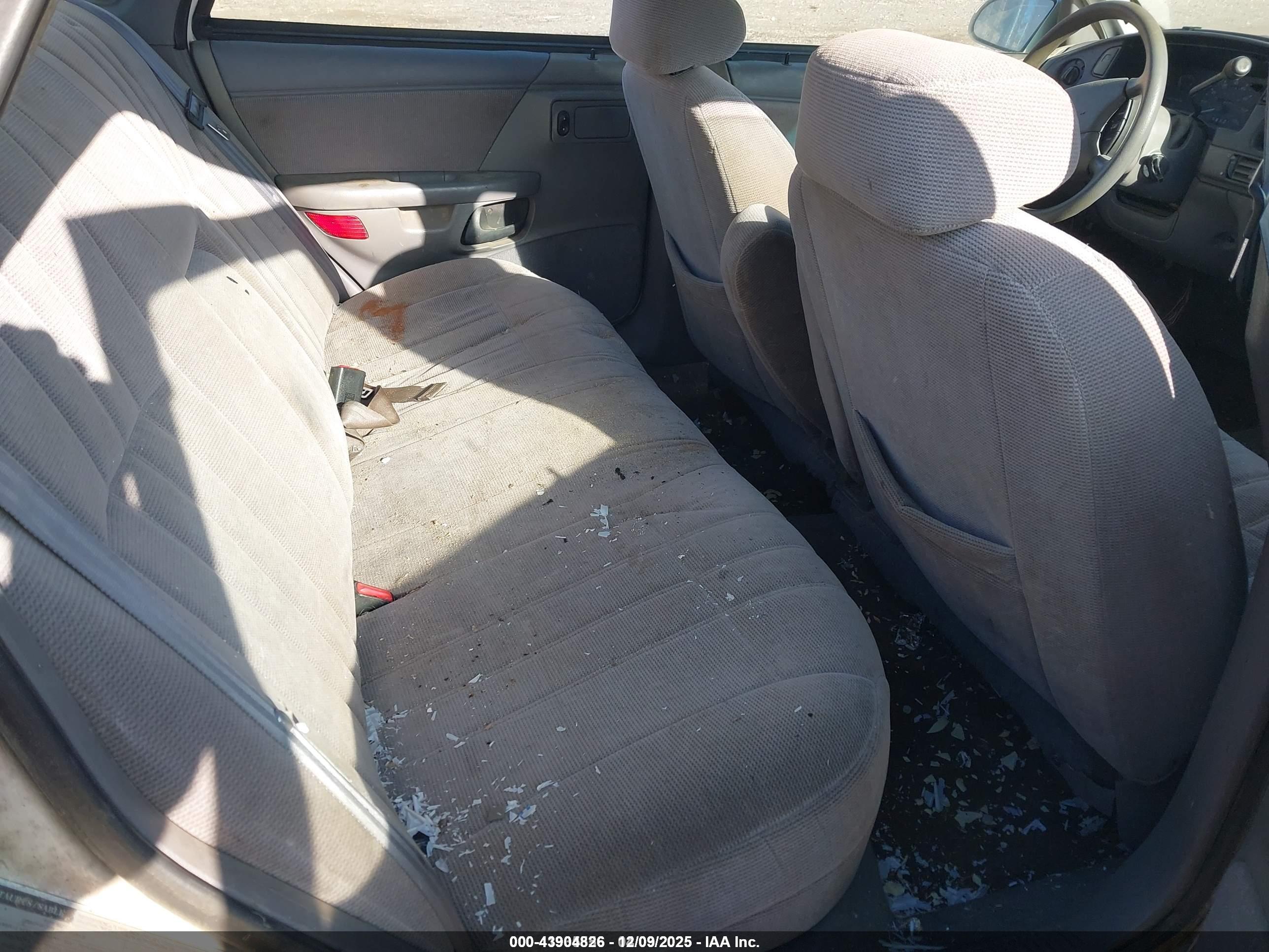 FORD TAURUS image 8
