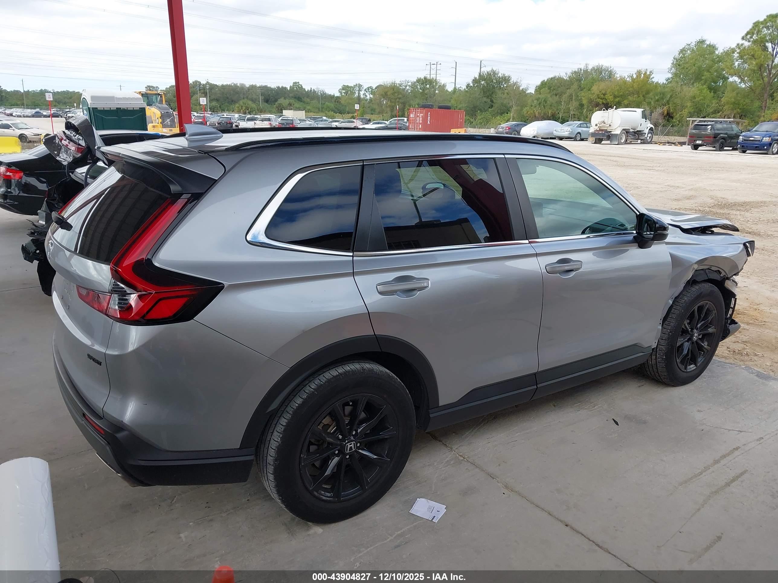 HONDA CR-V image 4