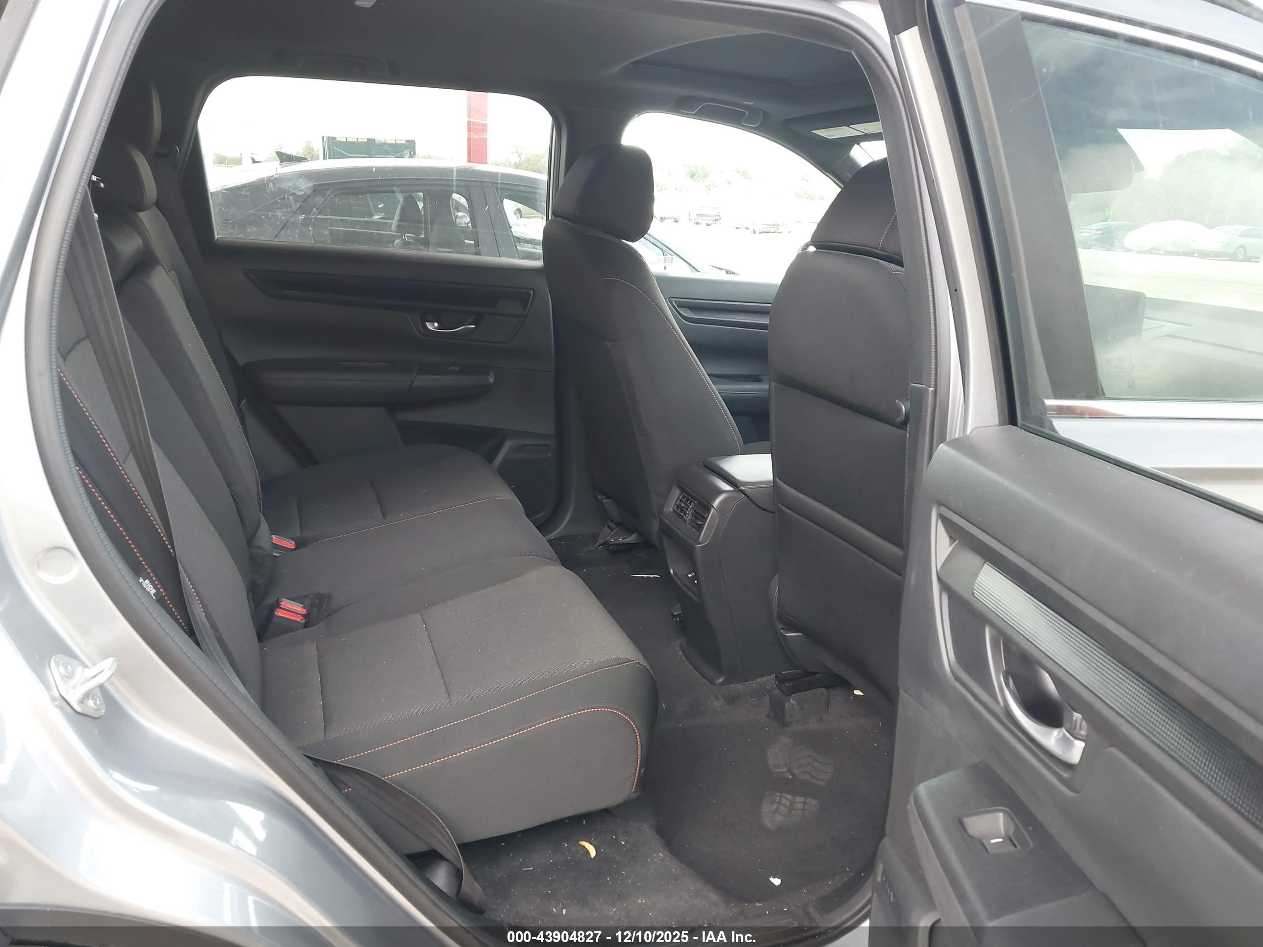 HONDA CR-V image 8