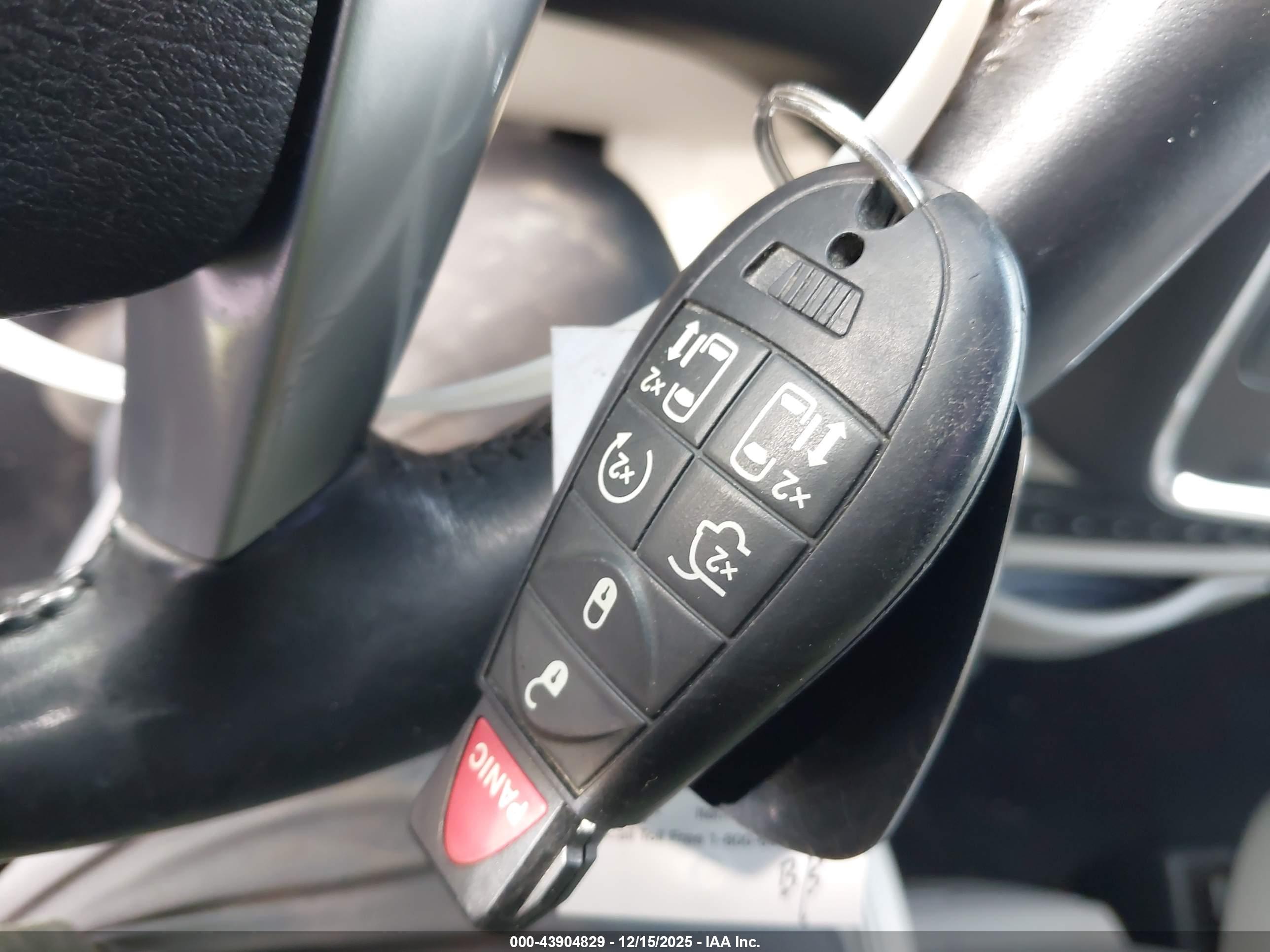 CHRYSLER TOWN image 11