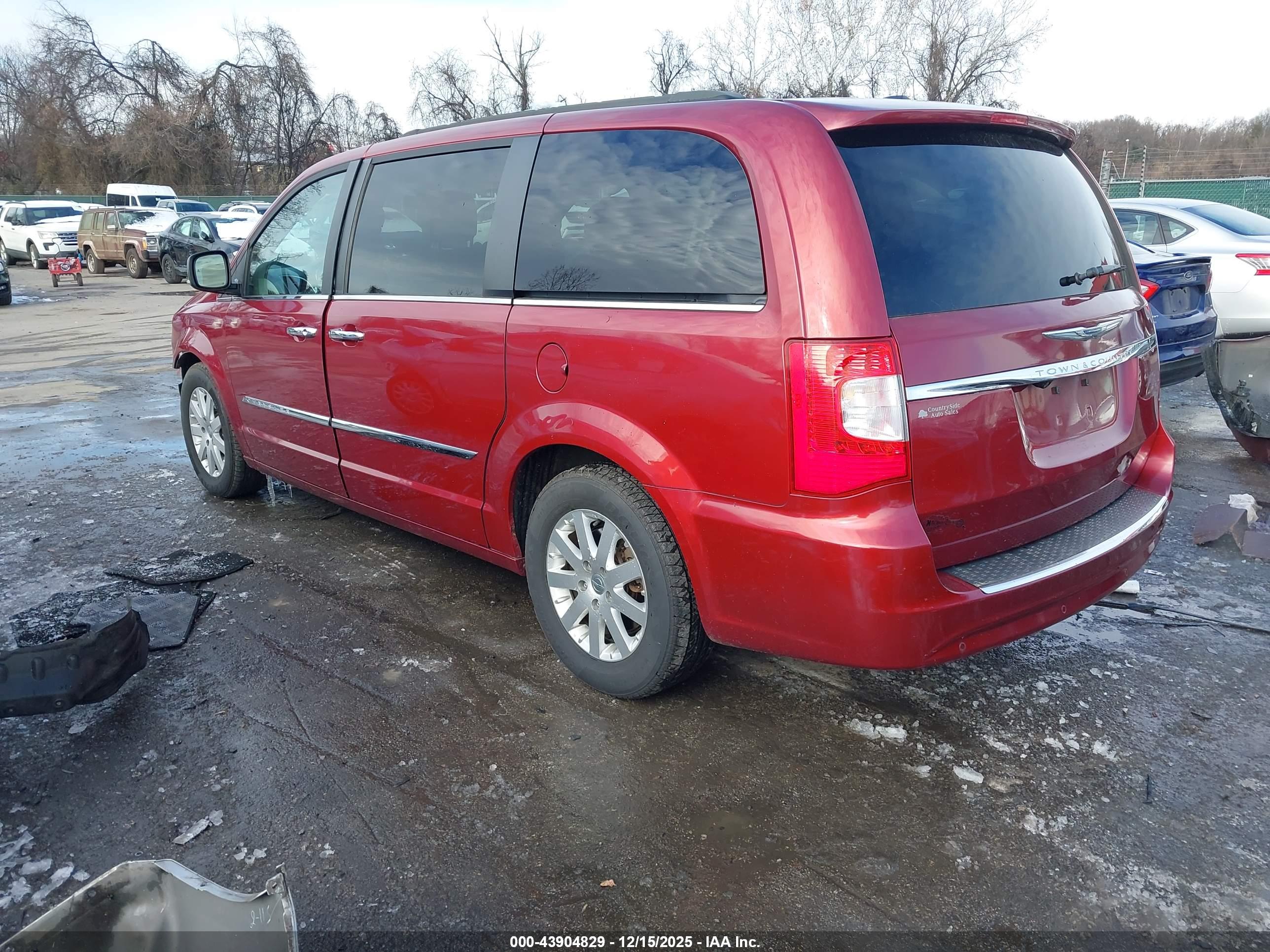 CHRYSLER TOWN image 3
