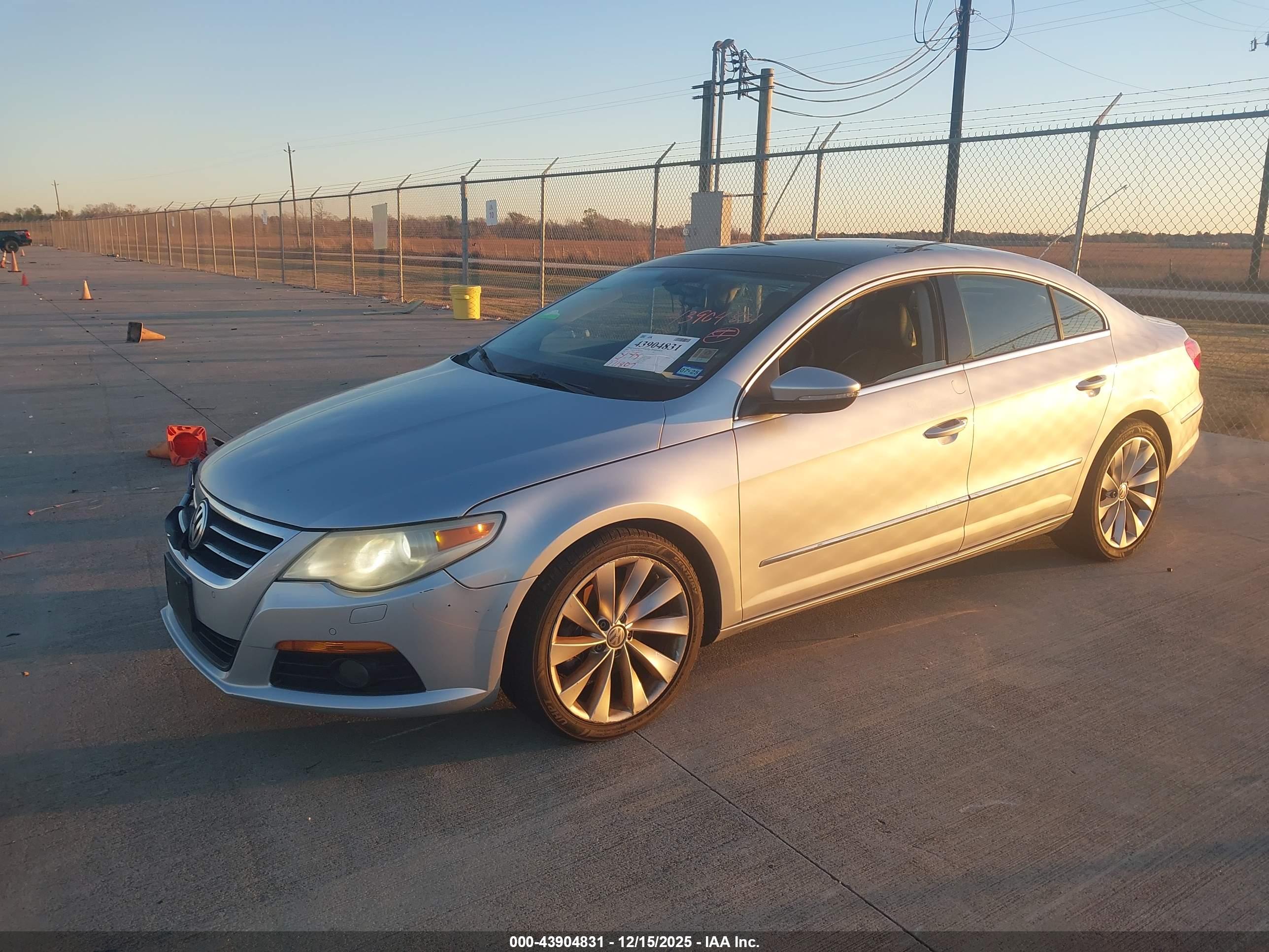 VOLKSWAGEN CC image 2