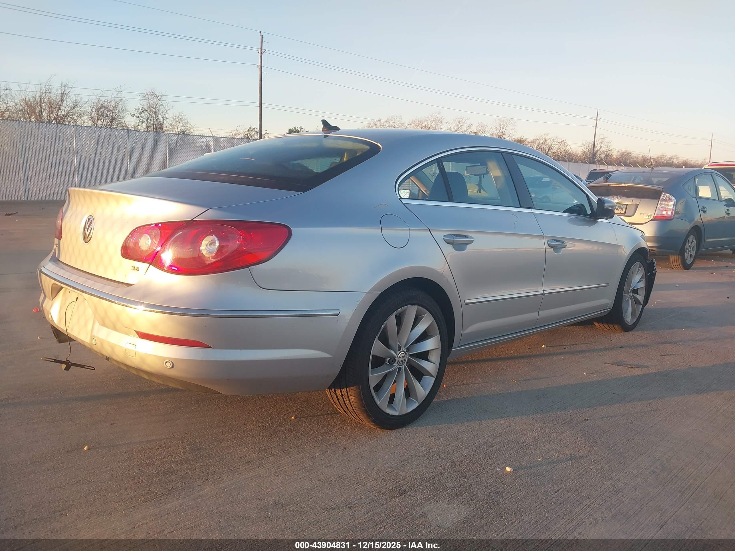 VOLKSWAGEN CC image 4