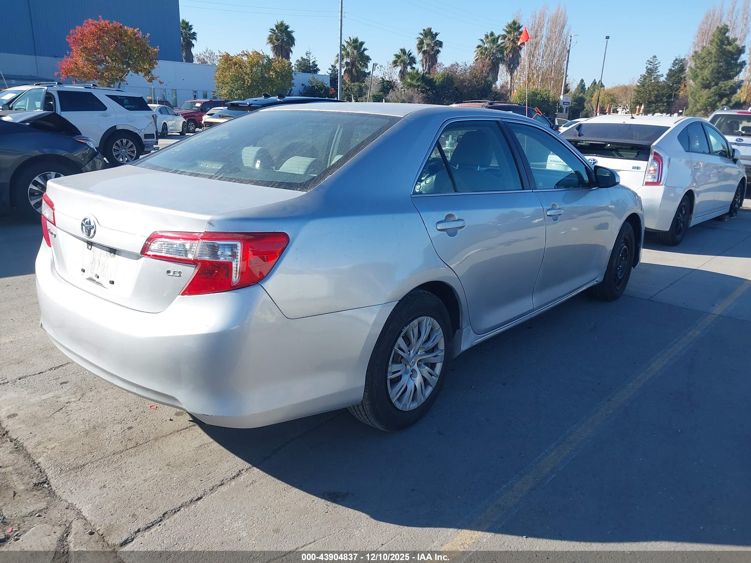 TOYOTA CAMRY image 4