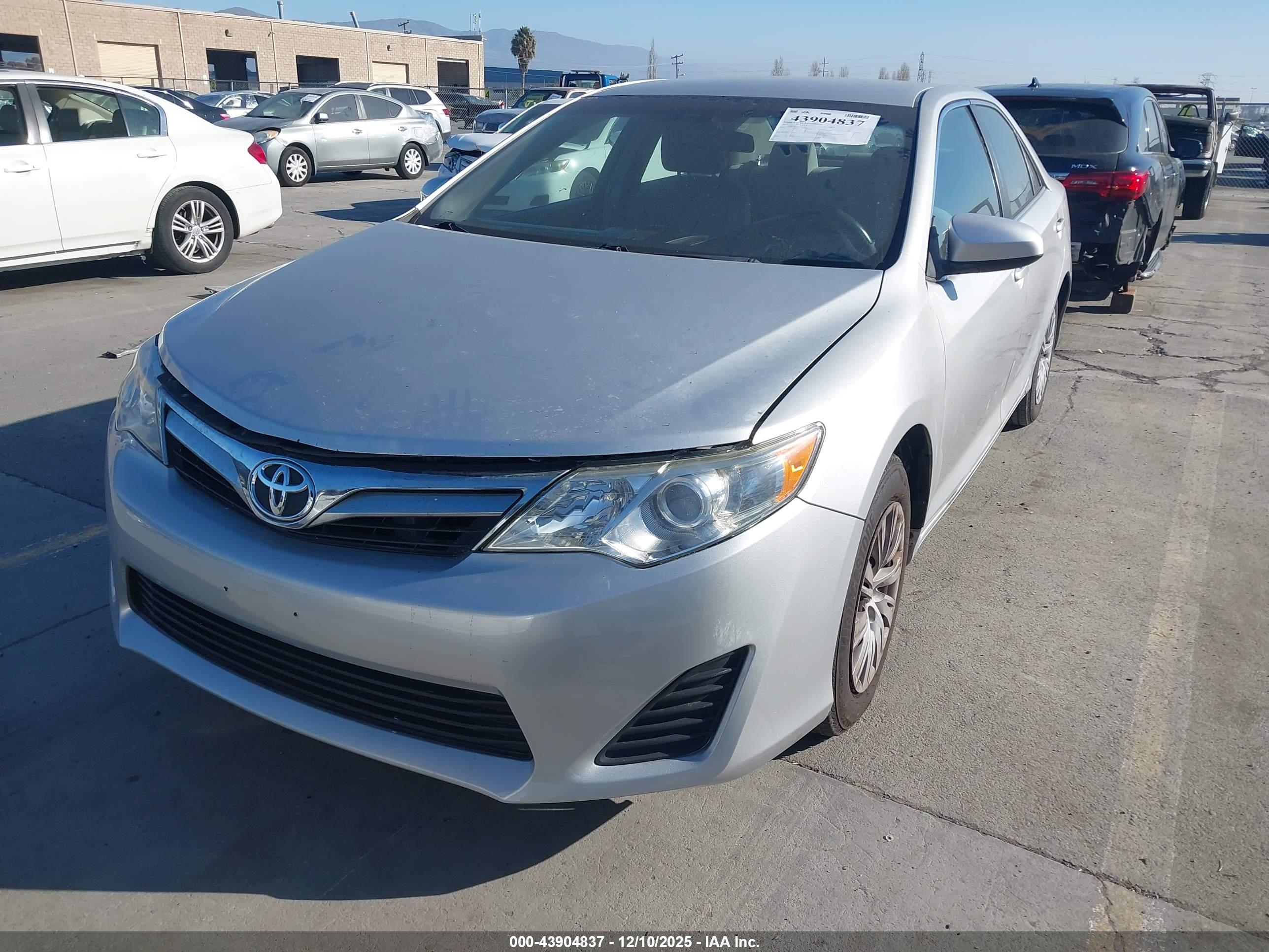 TOYOTA CAMRY image 6