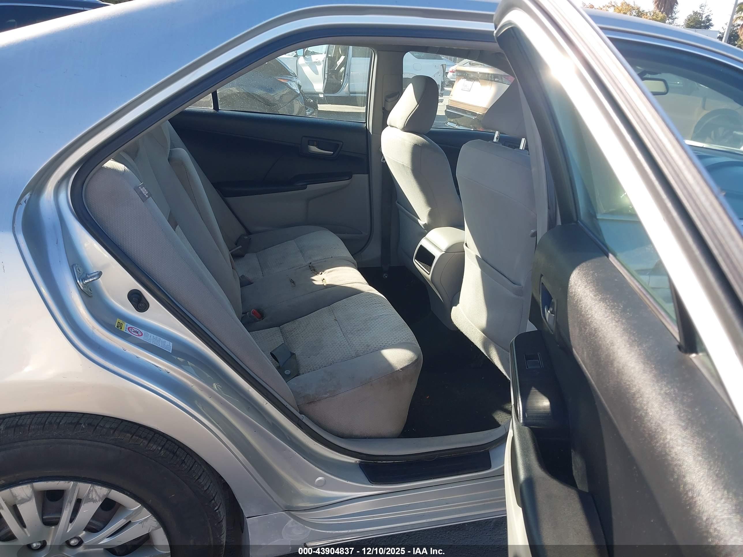 TOYOTA CAMRY image 8