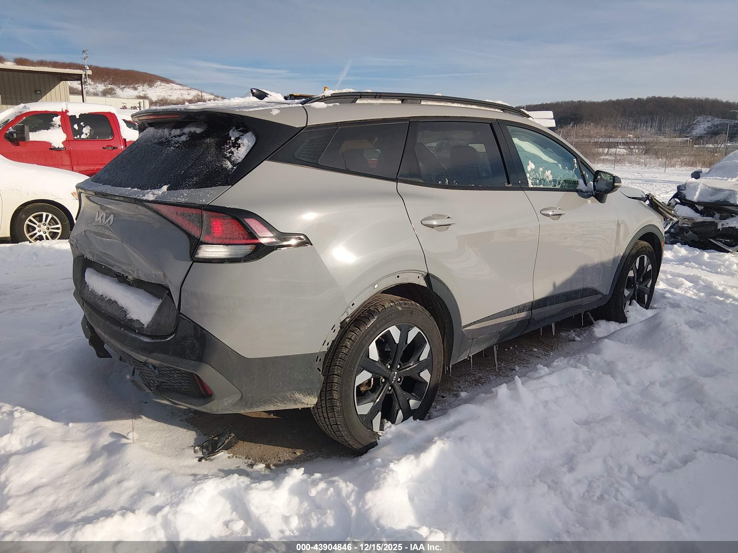 KIA SPORTAGE image 4
