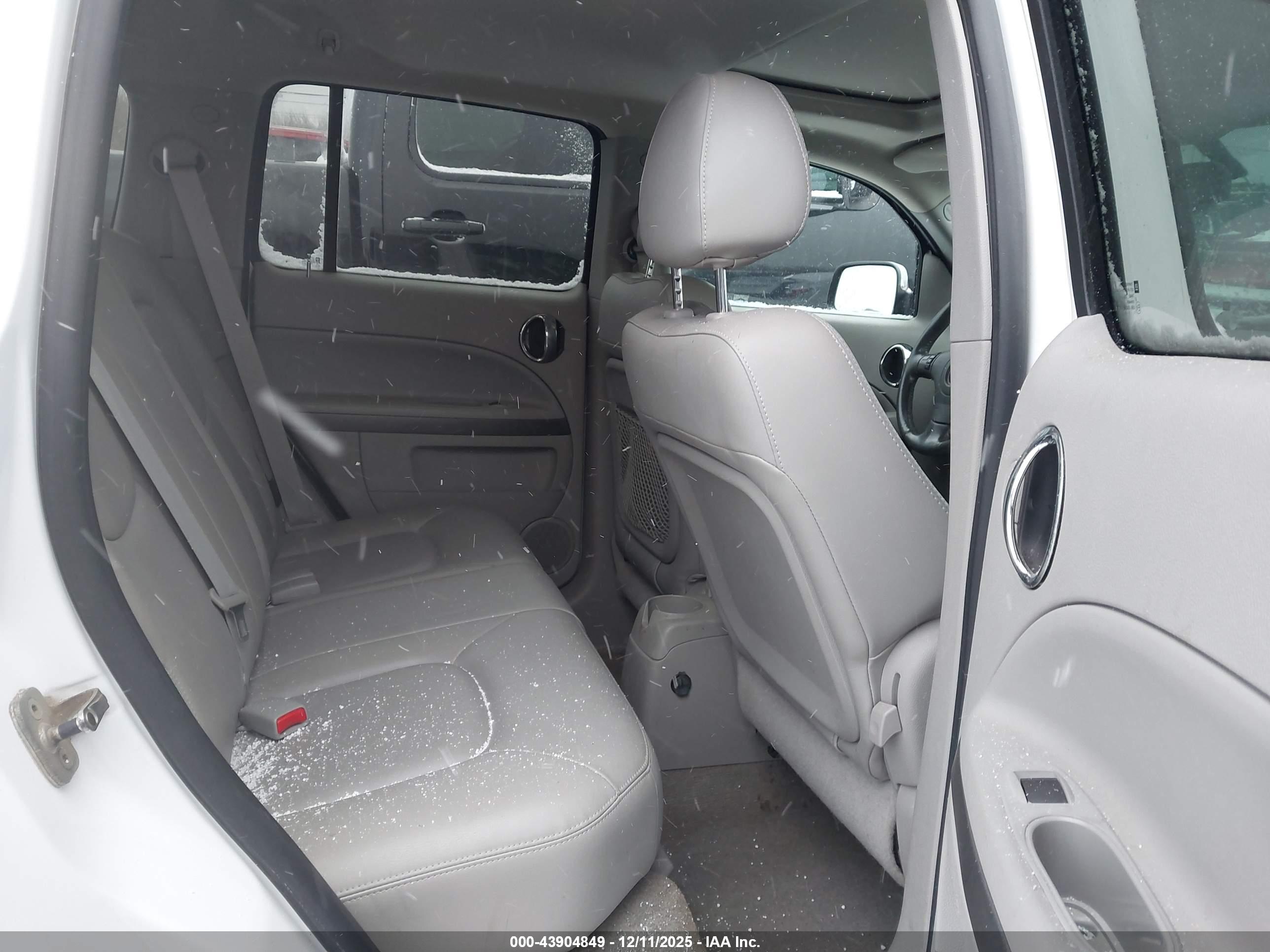 CHEVROLET HHR image 8