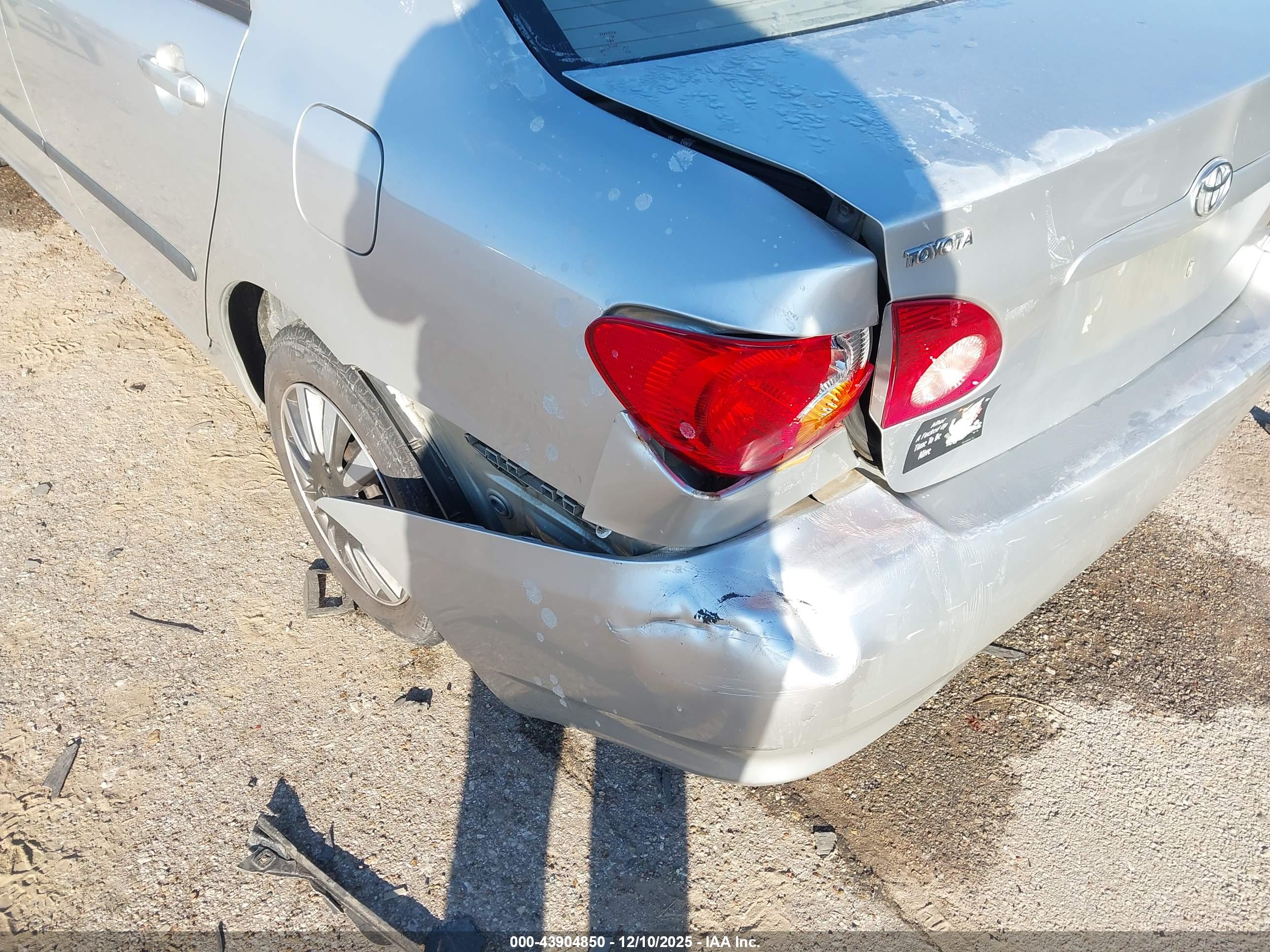TOYOTA COROLLA image 6