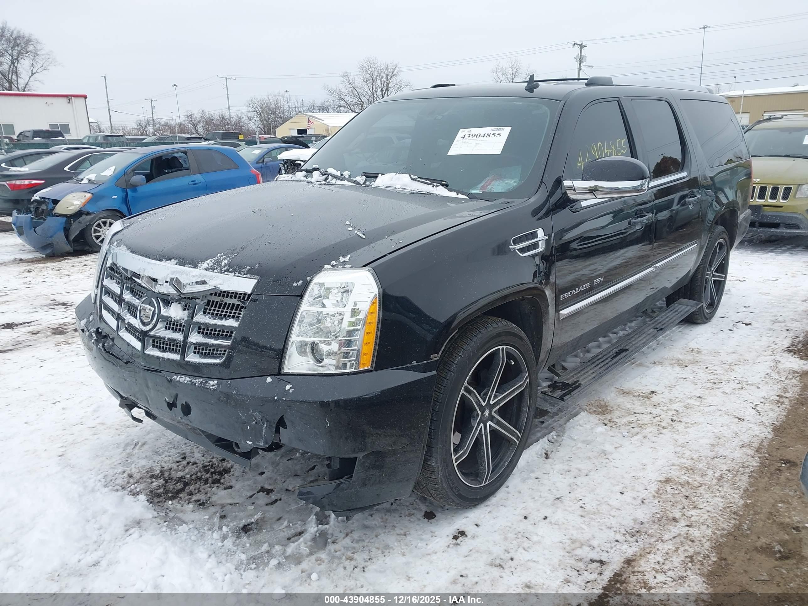CADILLAC ESCALADE image 2