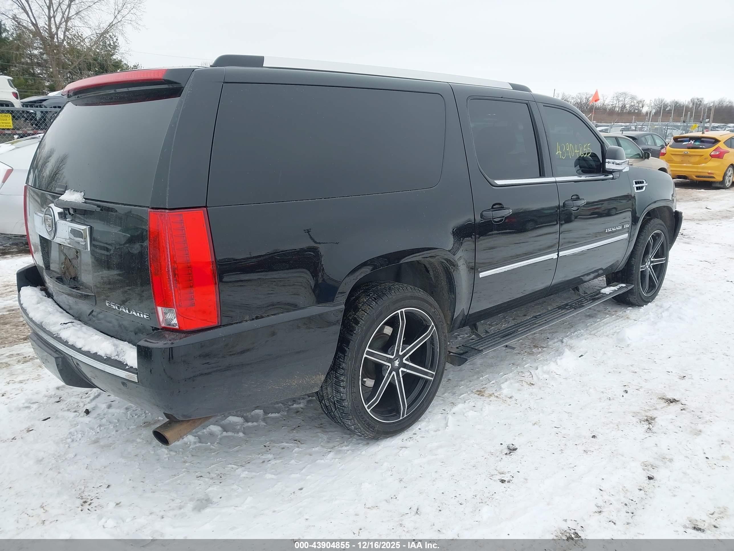 CADILLAC ESCALADE image 4
