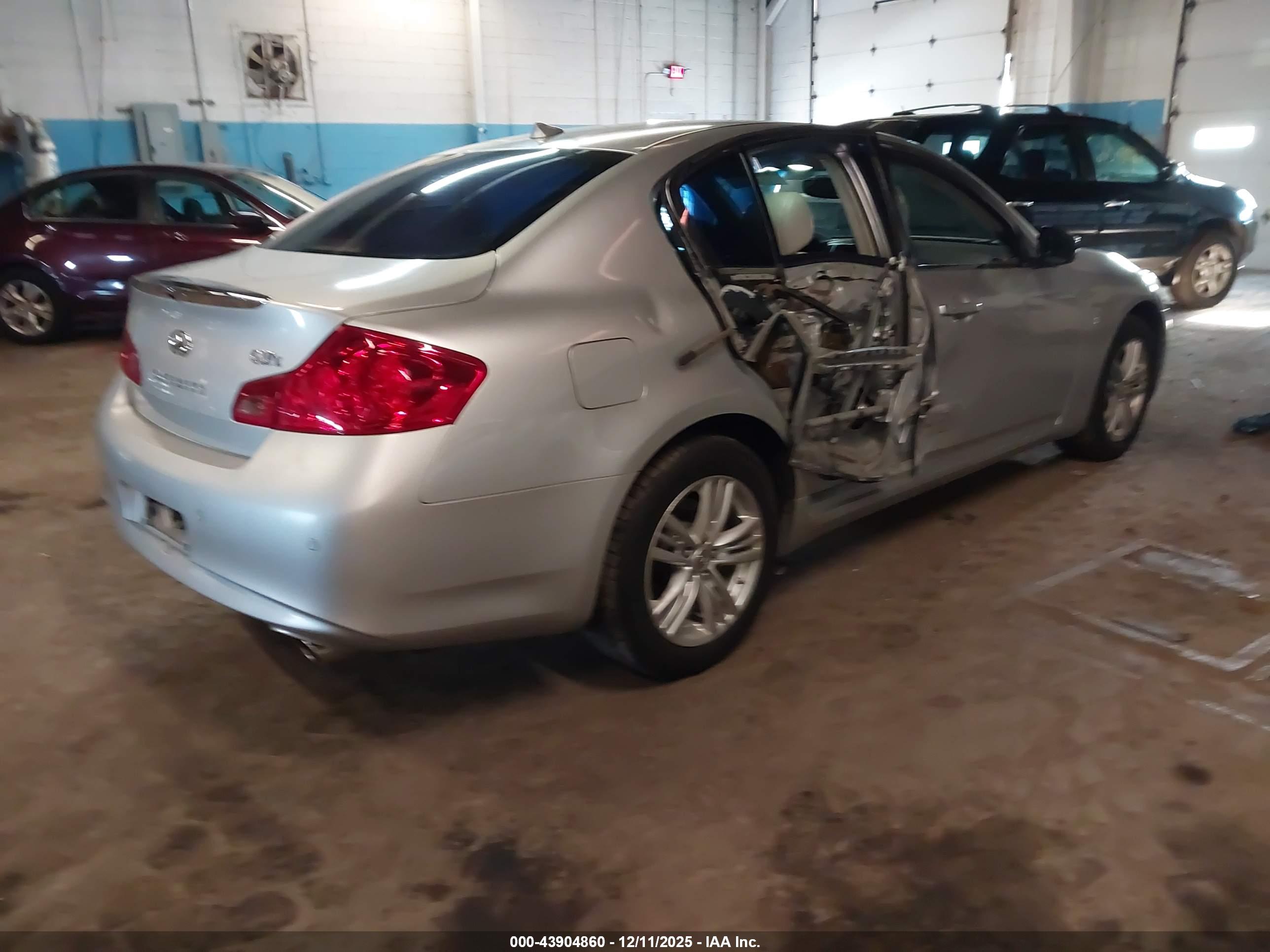 INFINITI G37X image 4