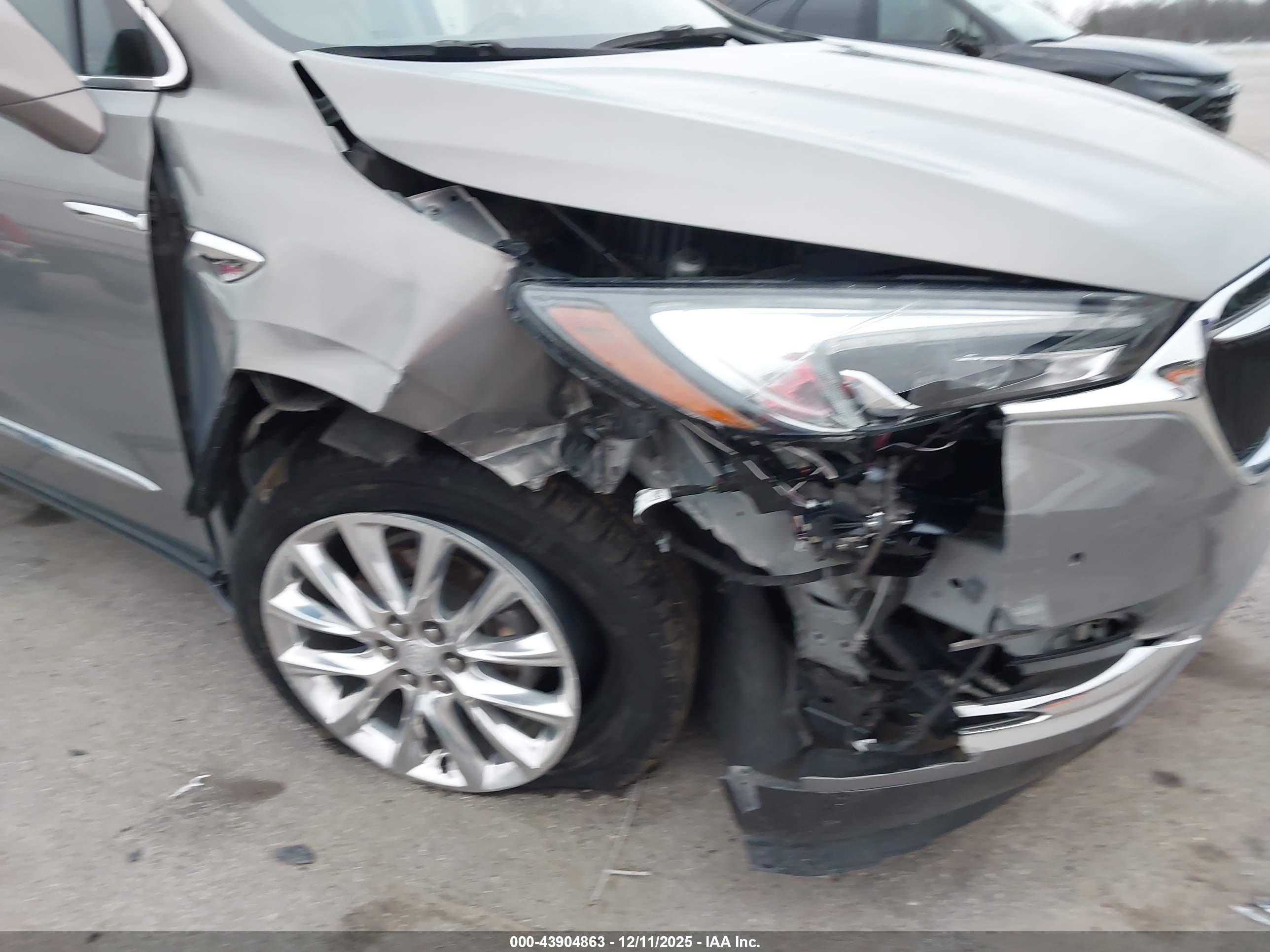 BUICK ENCLAVE image 6