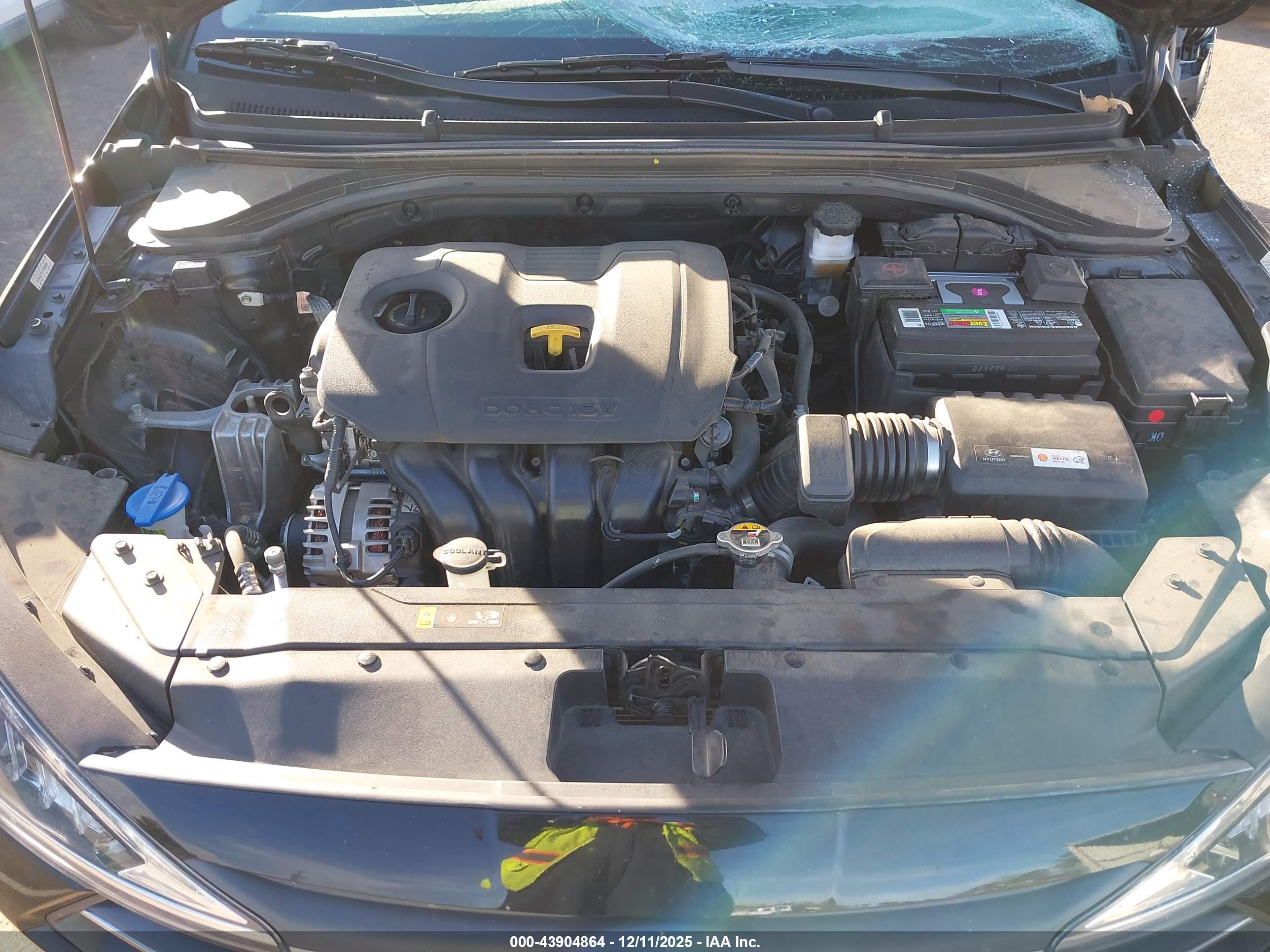 HYUNDAI ELANTRA image 10