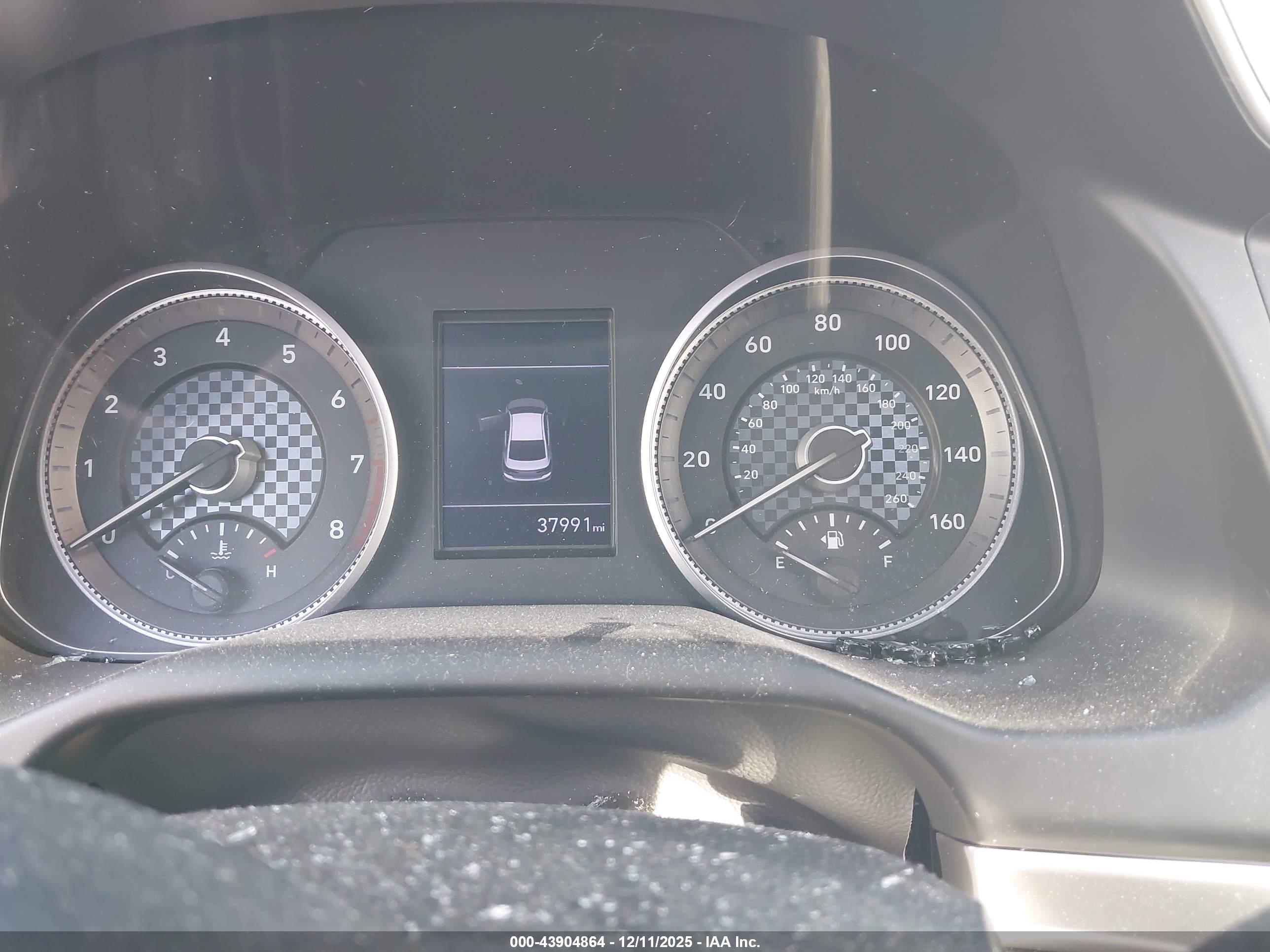 HYUNDAI ELANTRA image 7