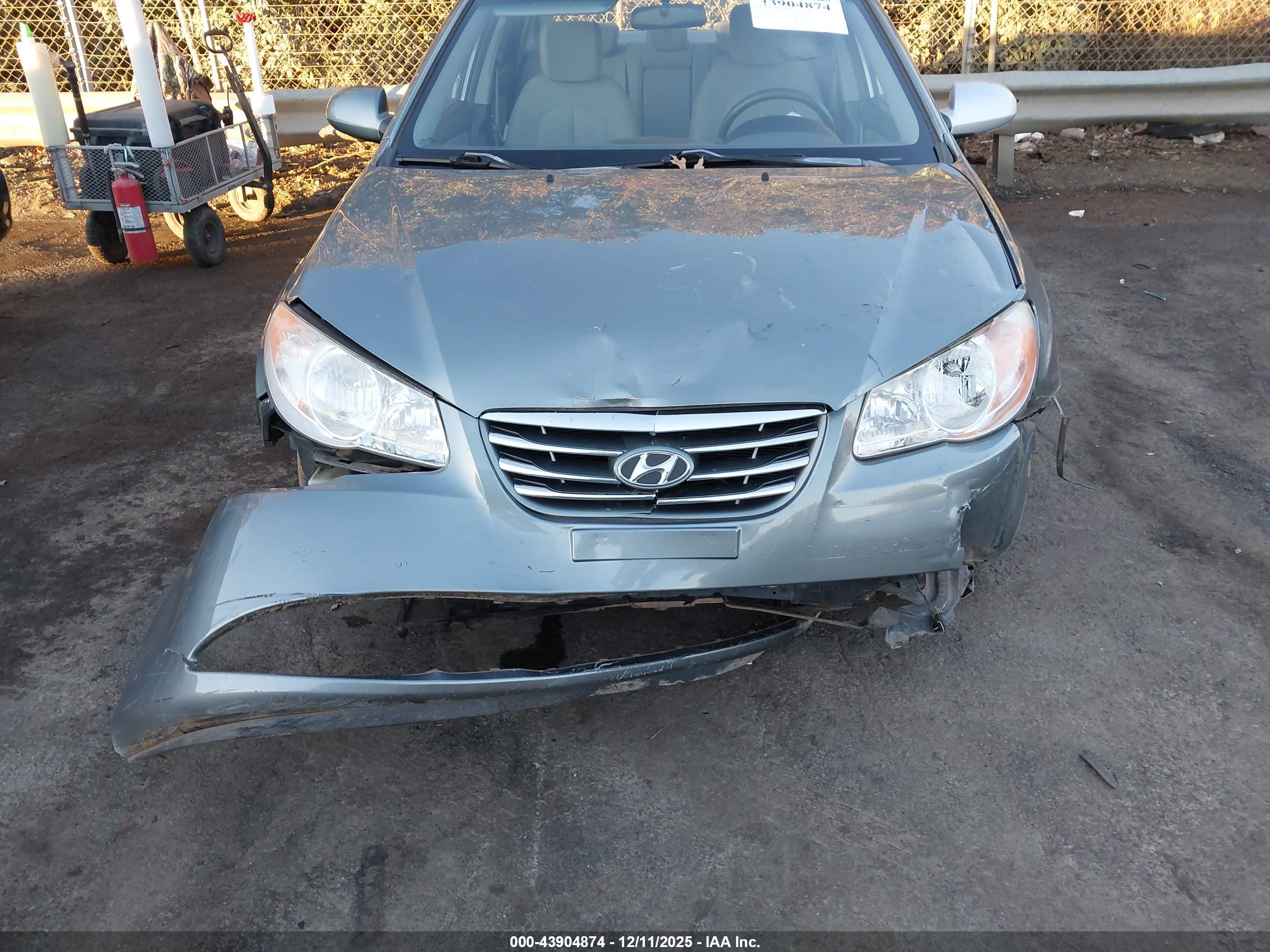 HYUNDAI ELANTRA image 6