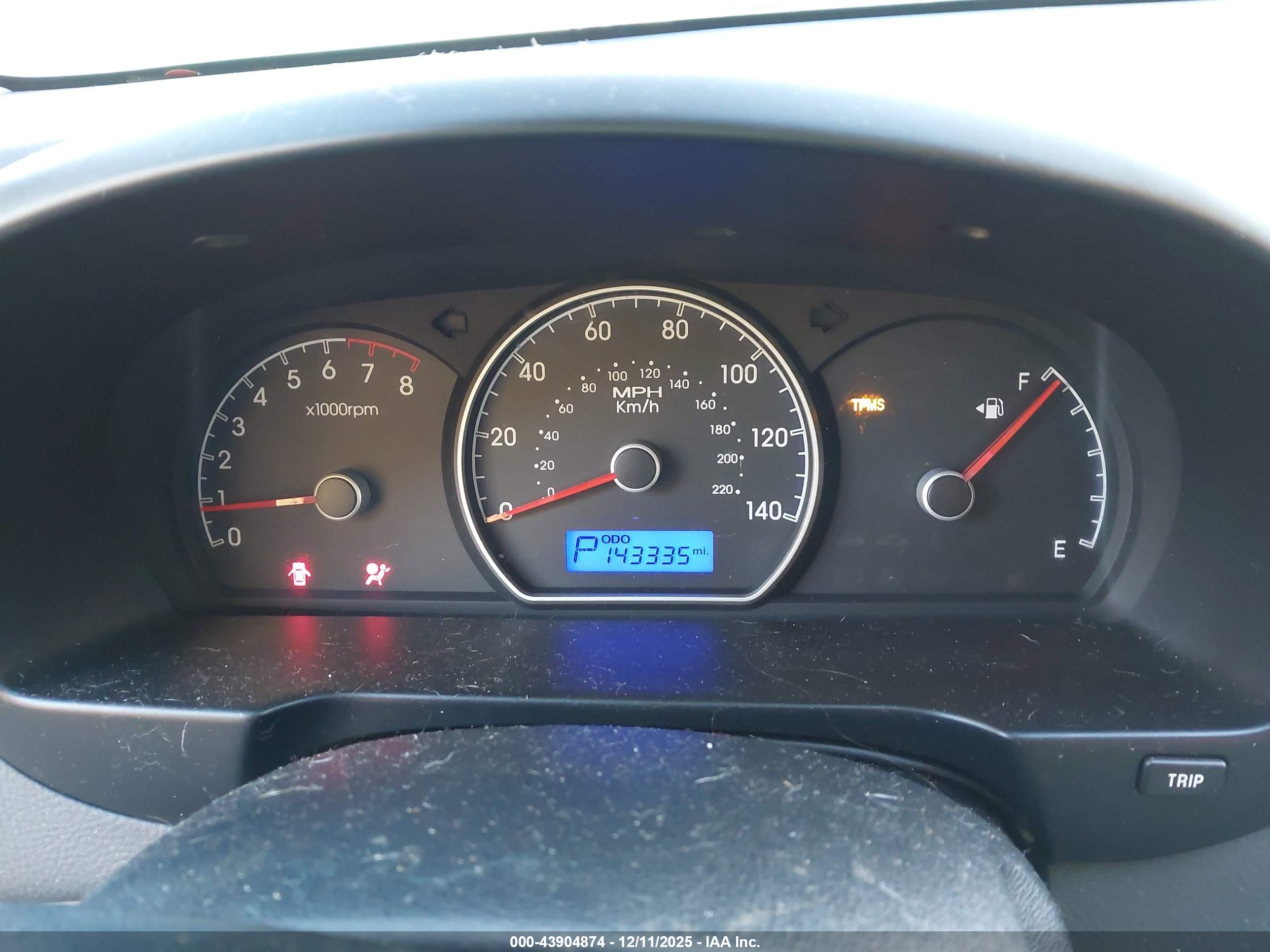 HYUNDAI ELANTRA image 7