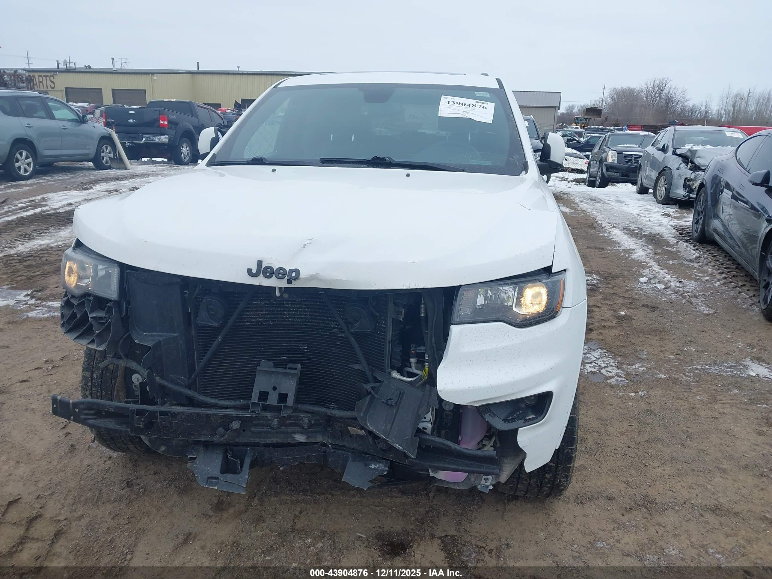 JEEP GRAND image 6