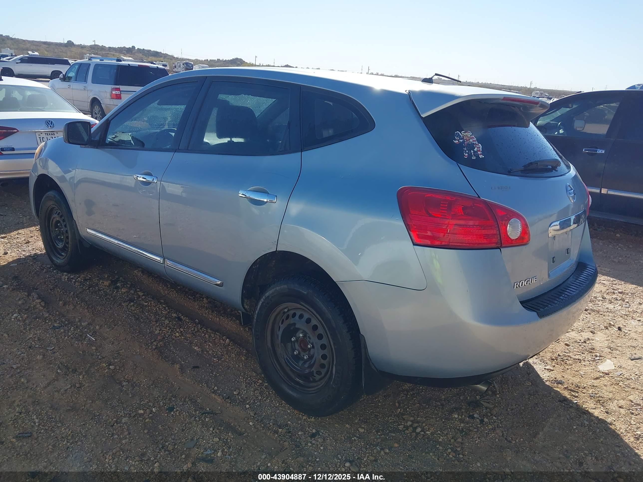 NISSAN ROGUE image 3