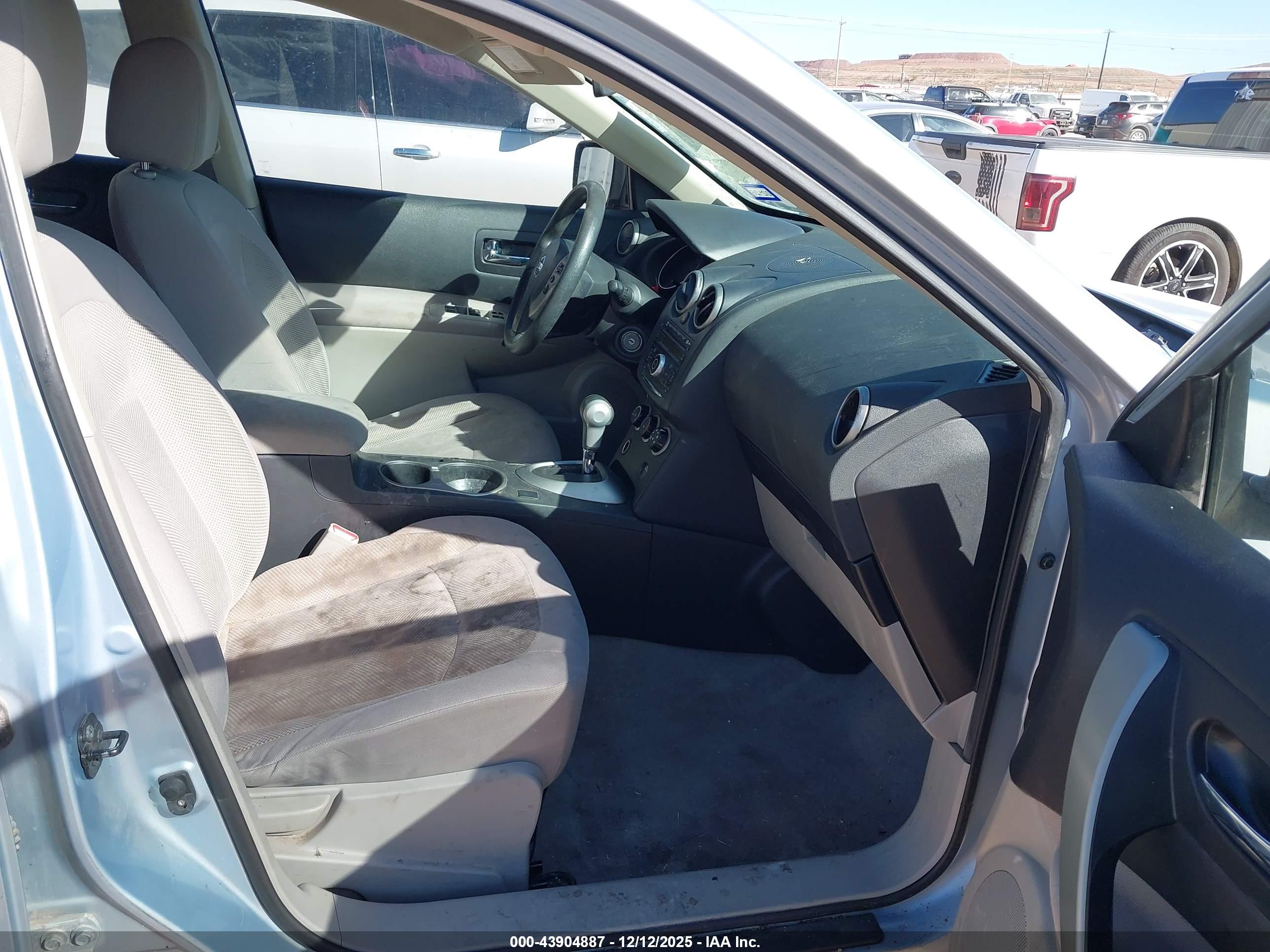 NISSAN ROGUE image 5