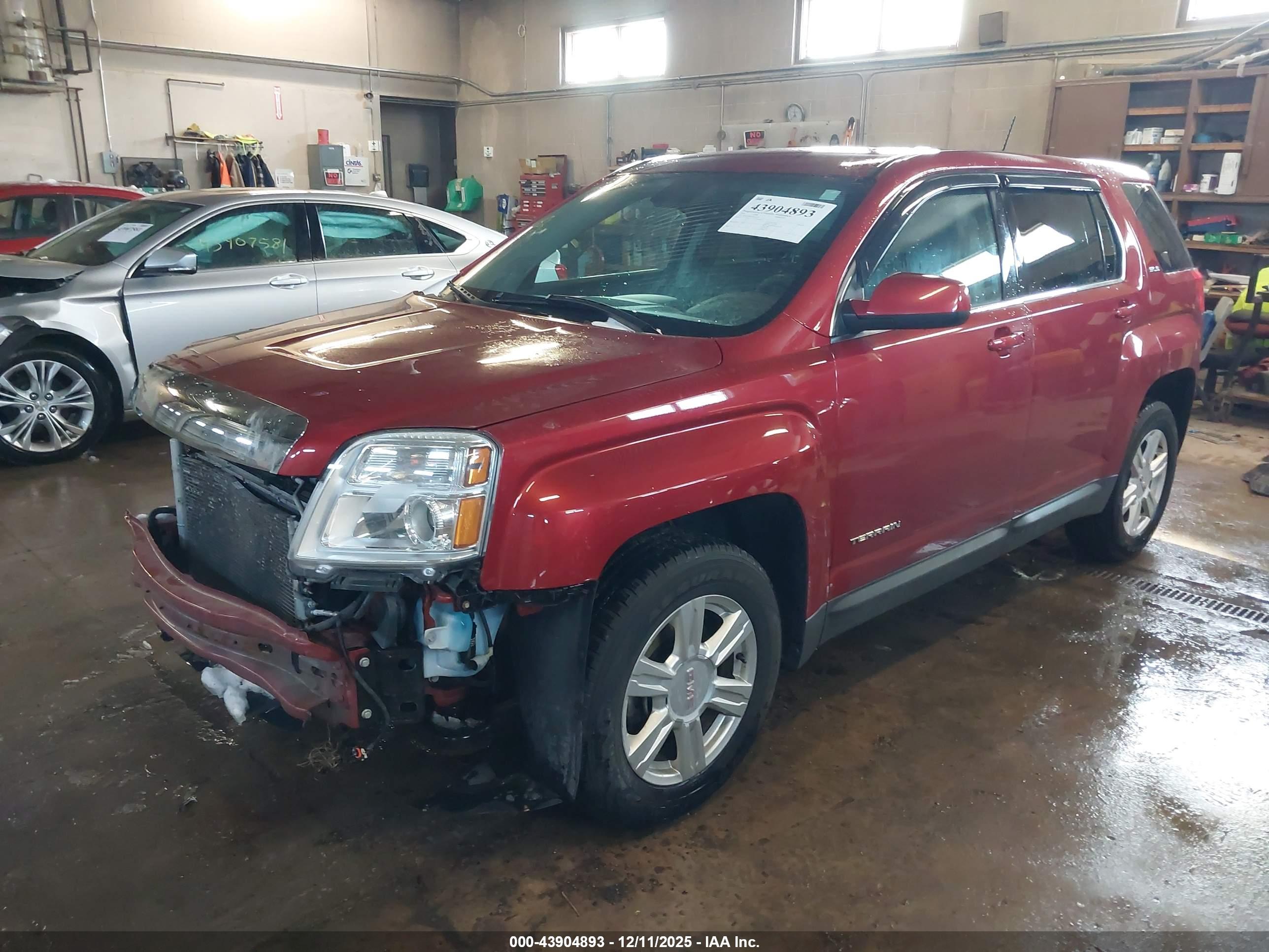 GMC TERRAIN image 2