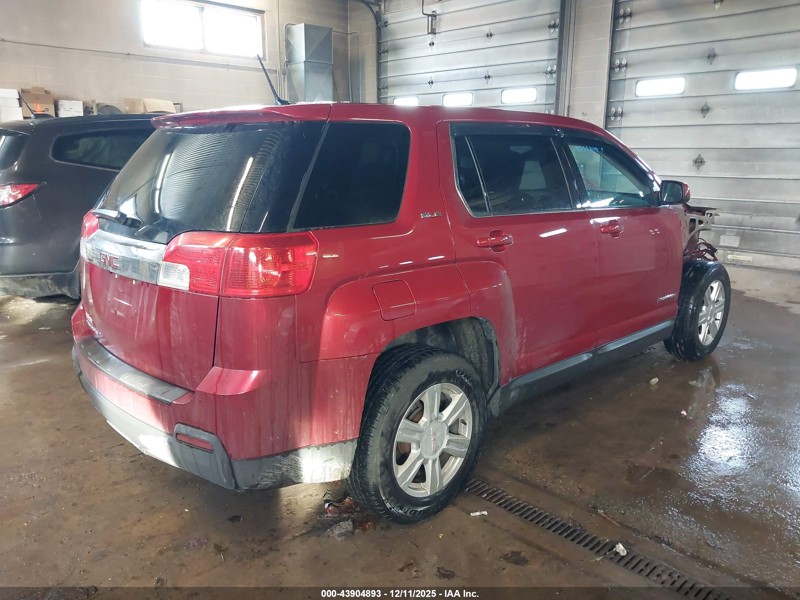 GMC TERRAIN image 4