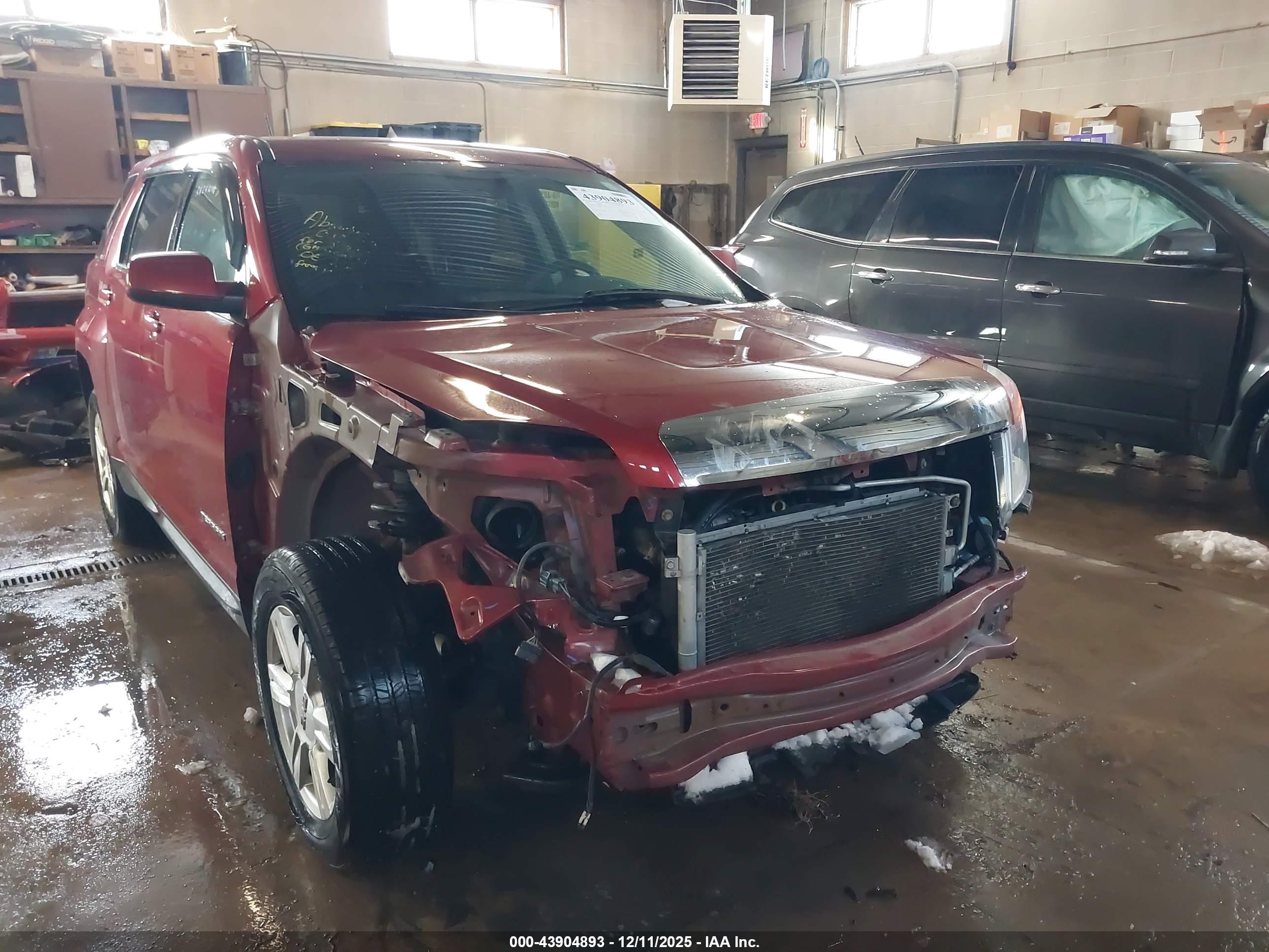 GMC TERRAIN image 6