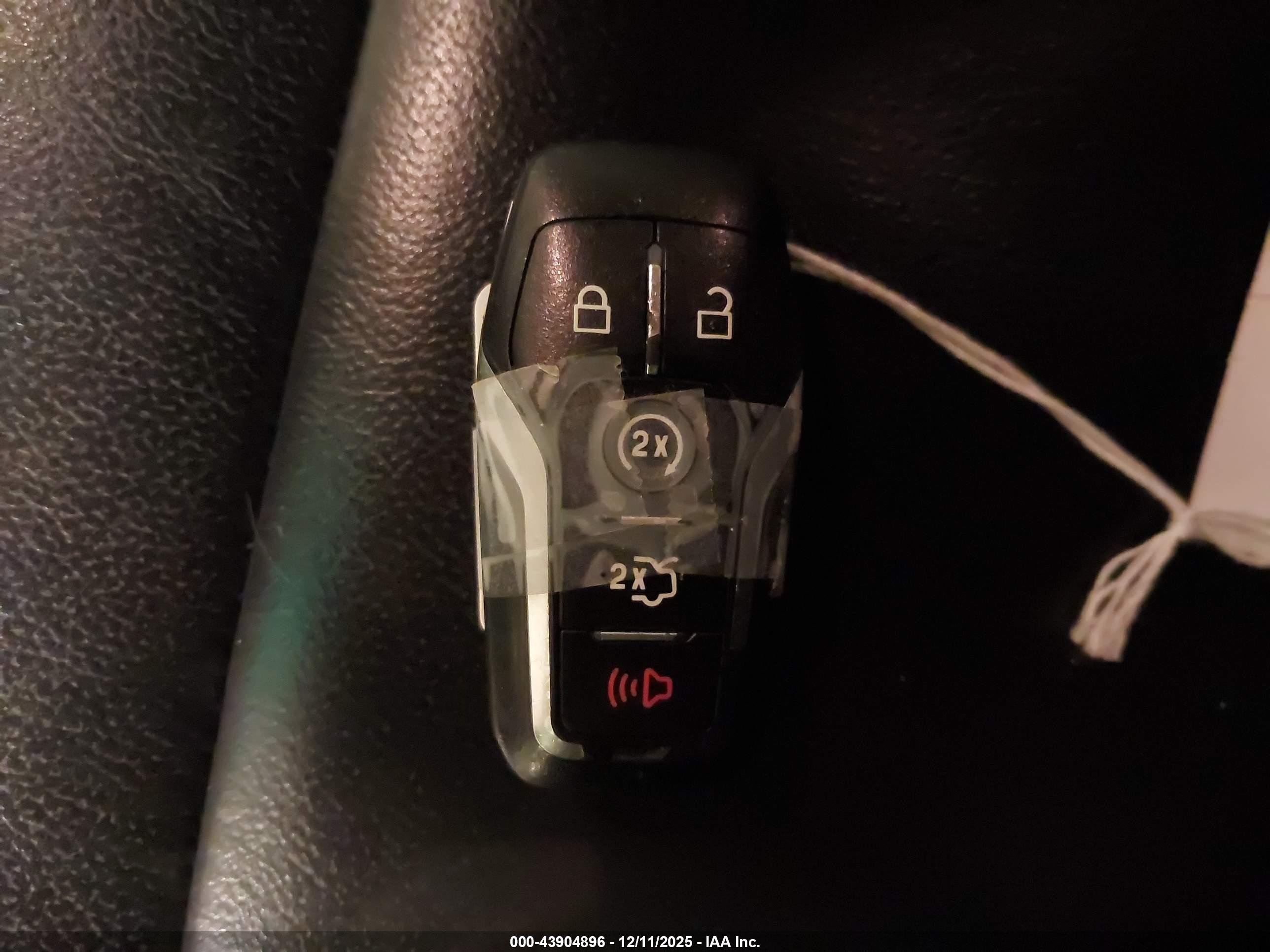 FORD EXPLORER image 11