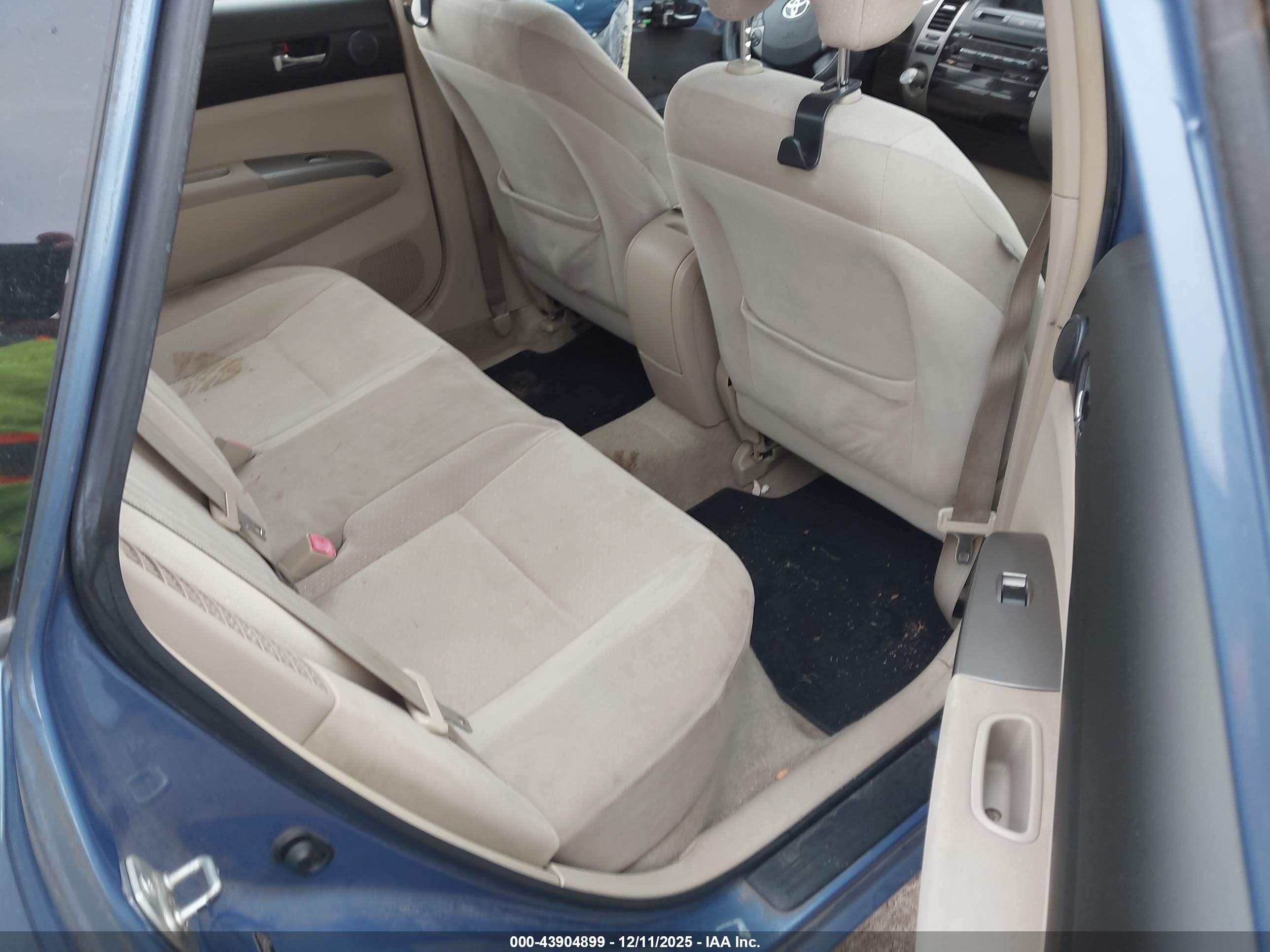 TOYOTA PRIUS image 8