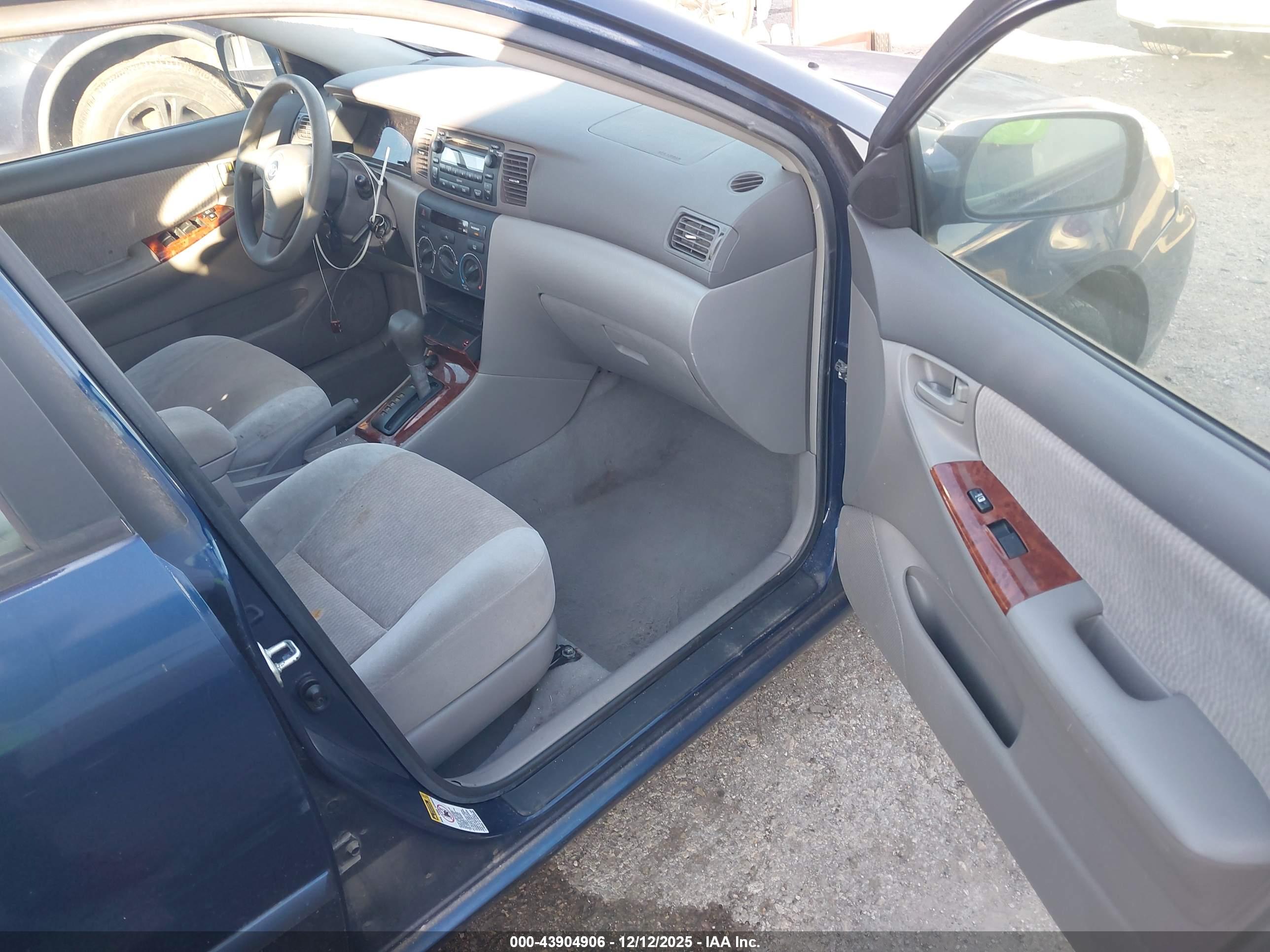TOYOTA COROLLA image 5