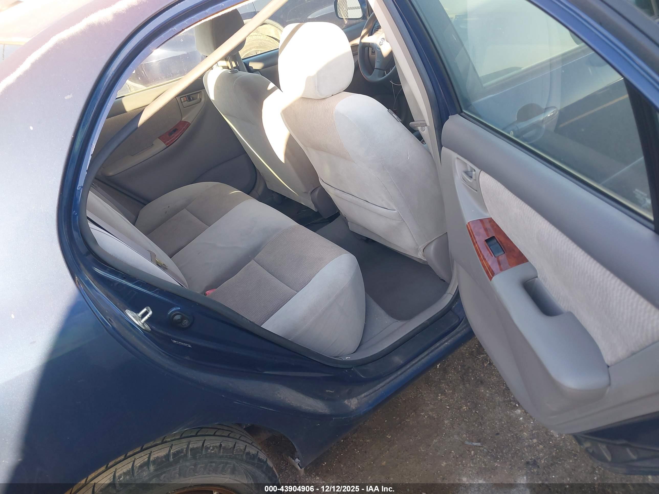 TOYOTA COROLLA image 8