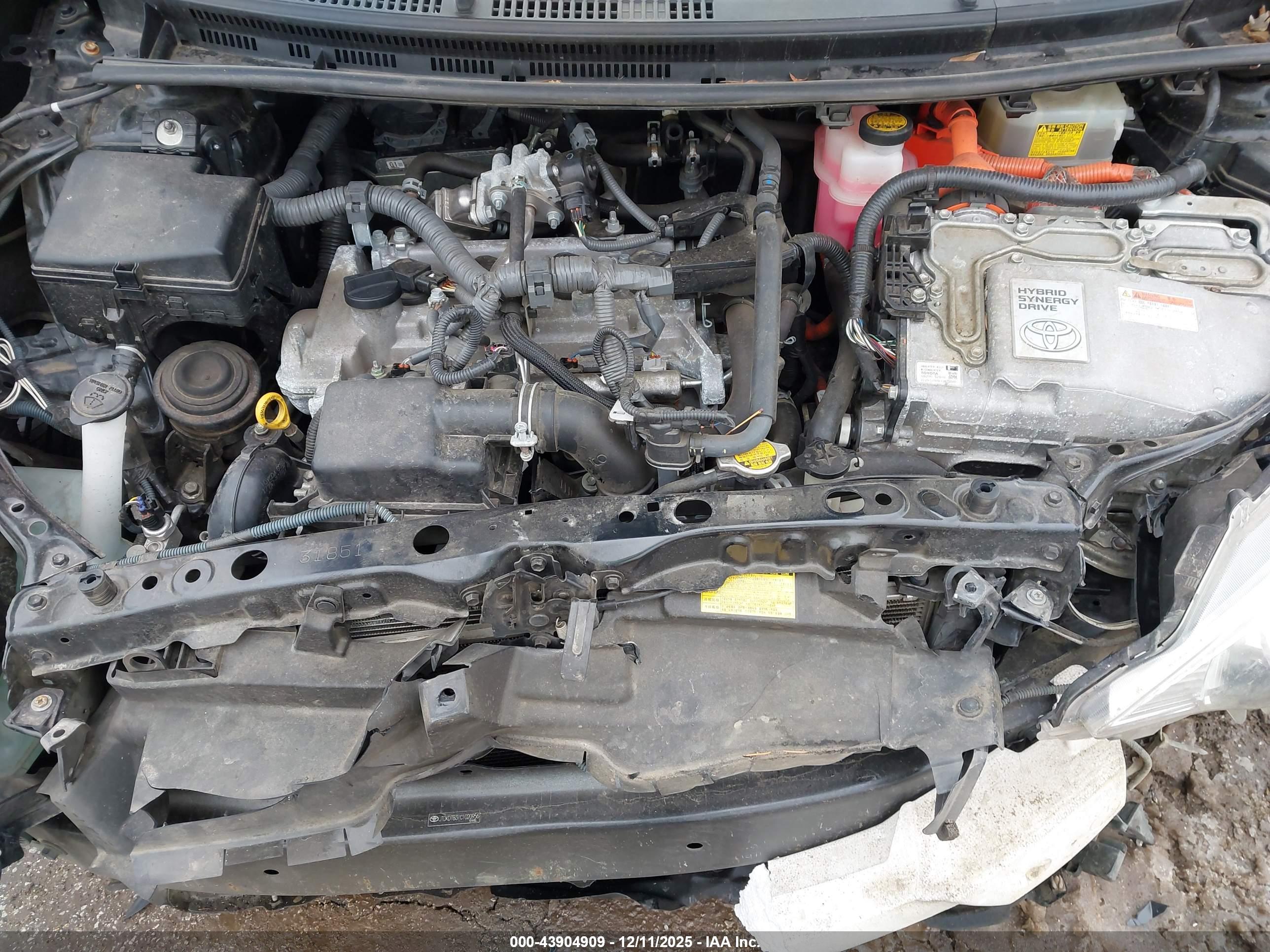 TOYOTA PRIUS image 10