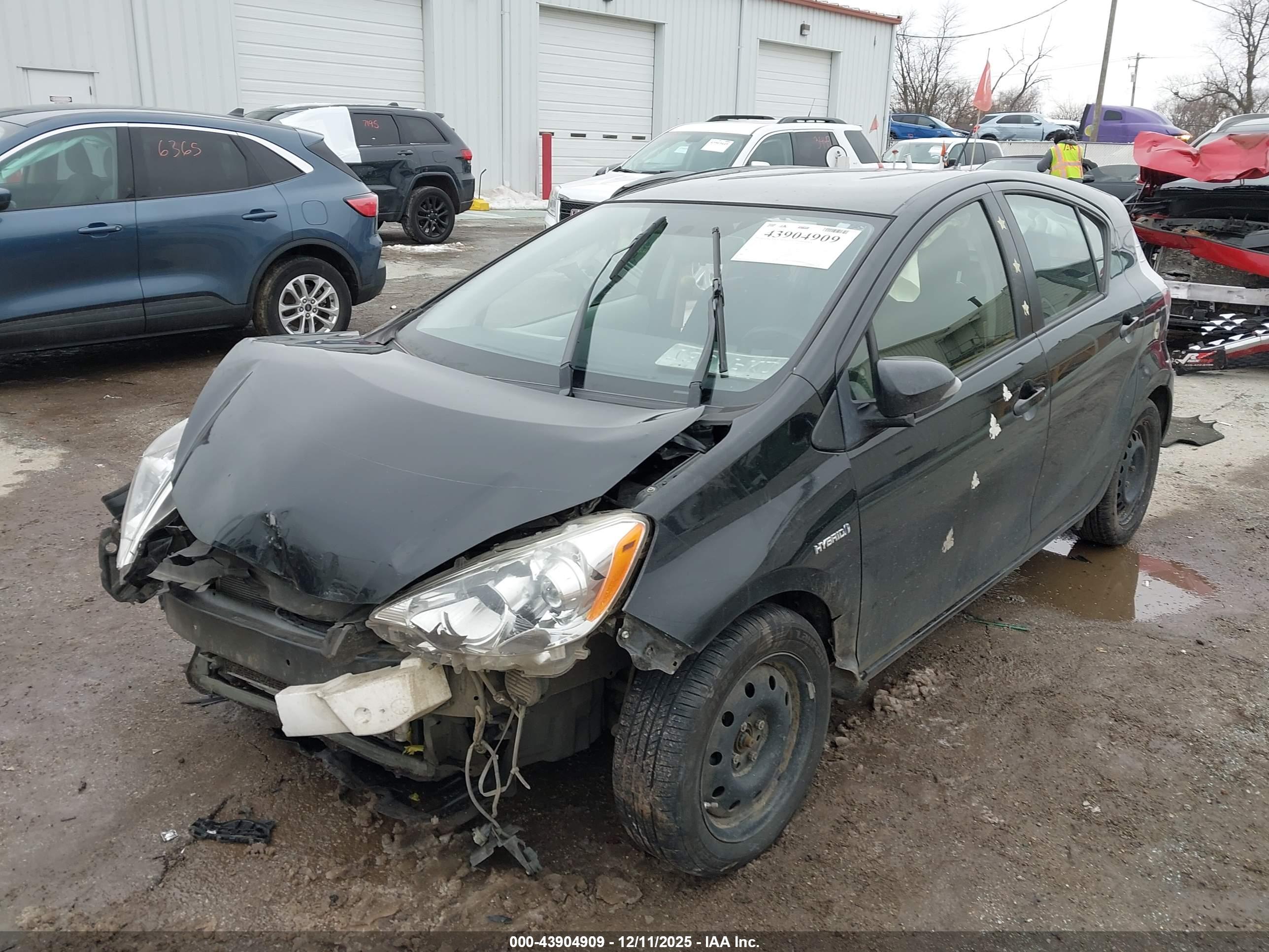 TOYOTA PRIUS image 2