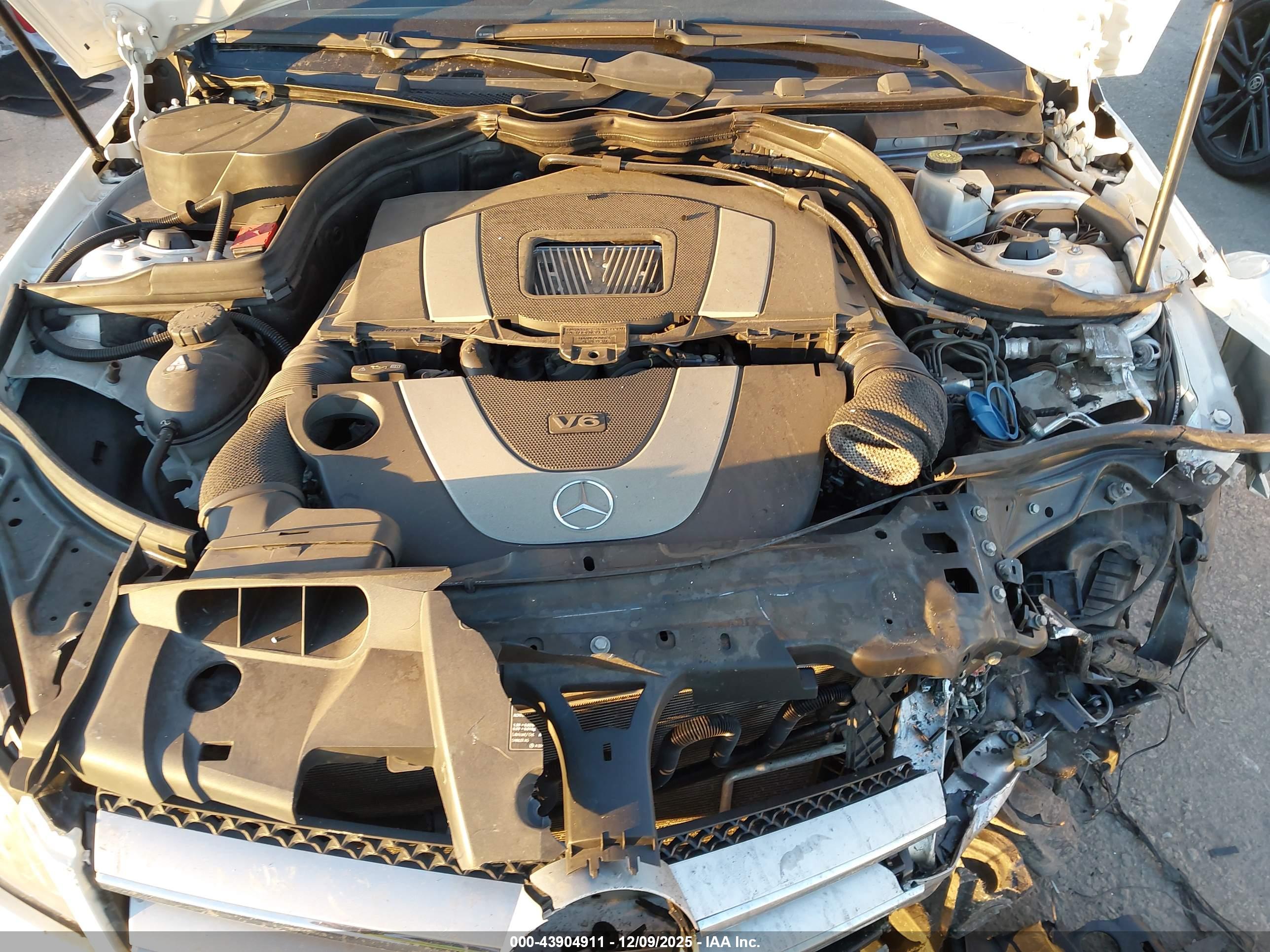 MERCEDES-BENZ E image 10