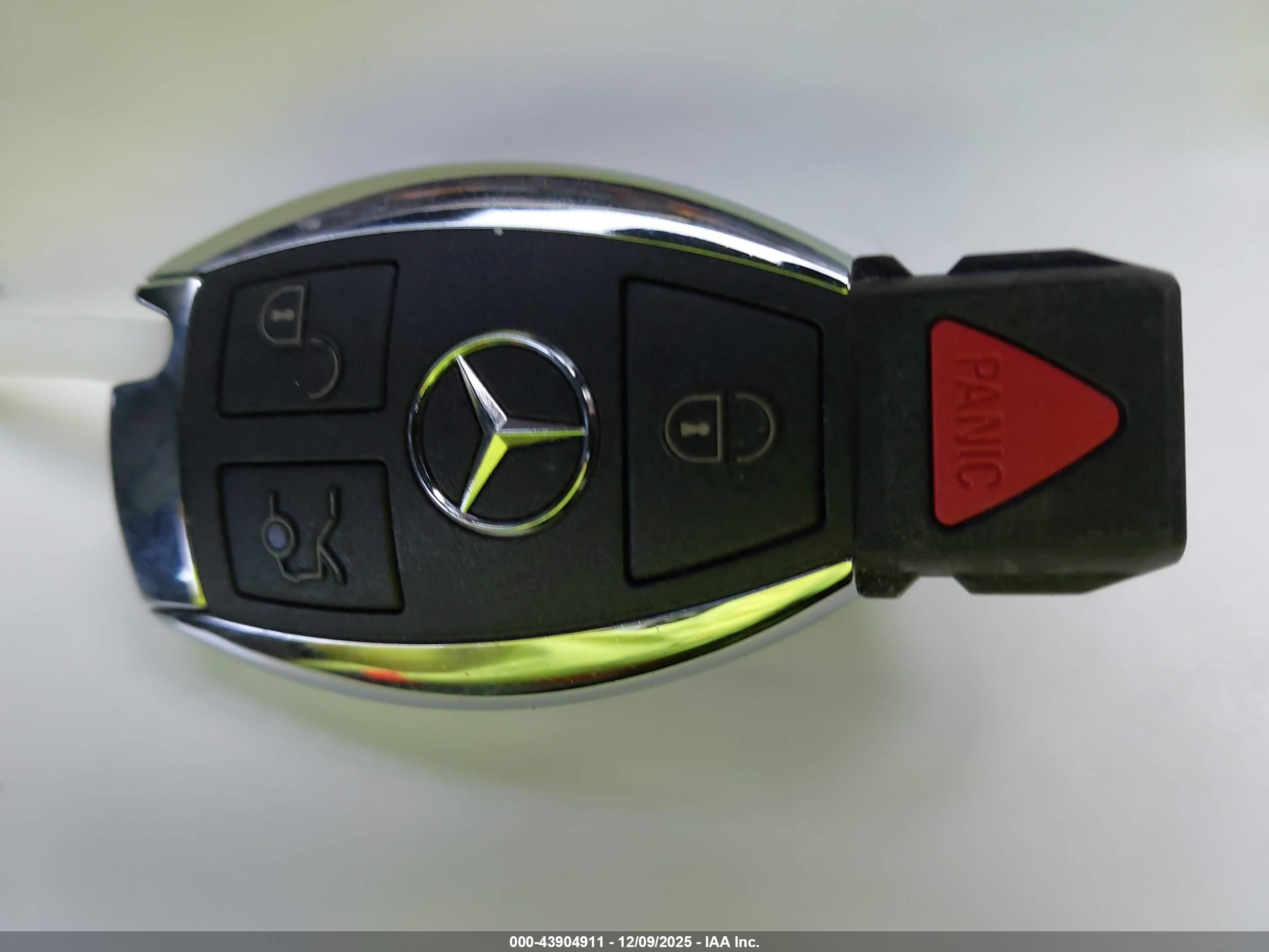 MERCEDES-BENZ E image 11