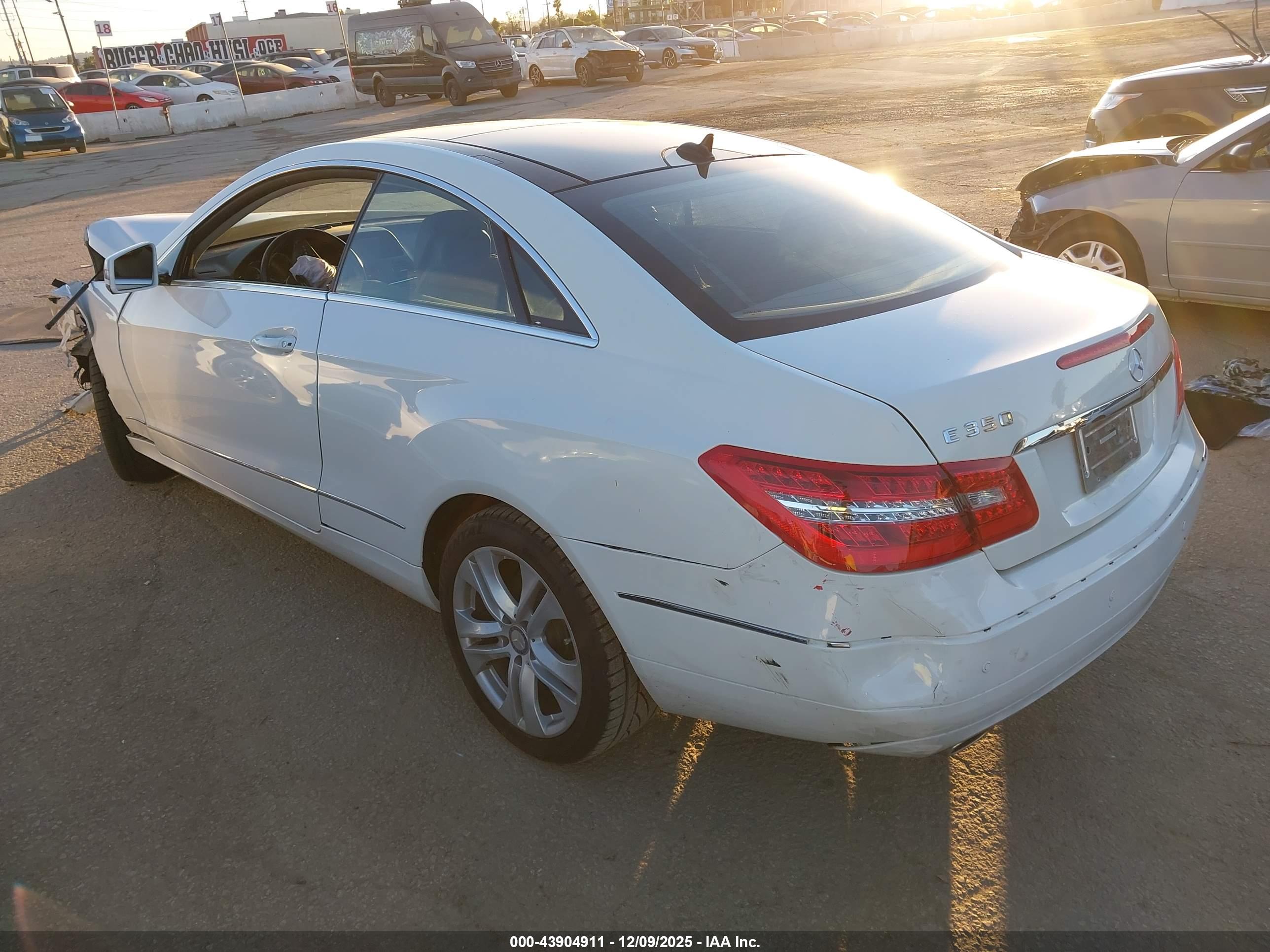 MERCEDES-BENZ E image 3
