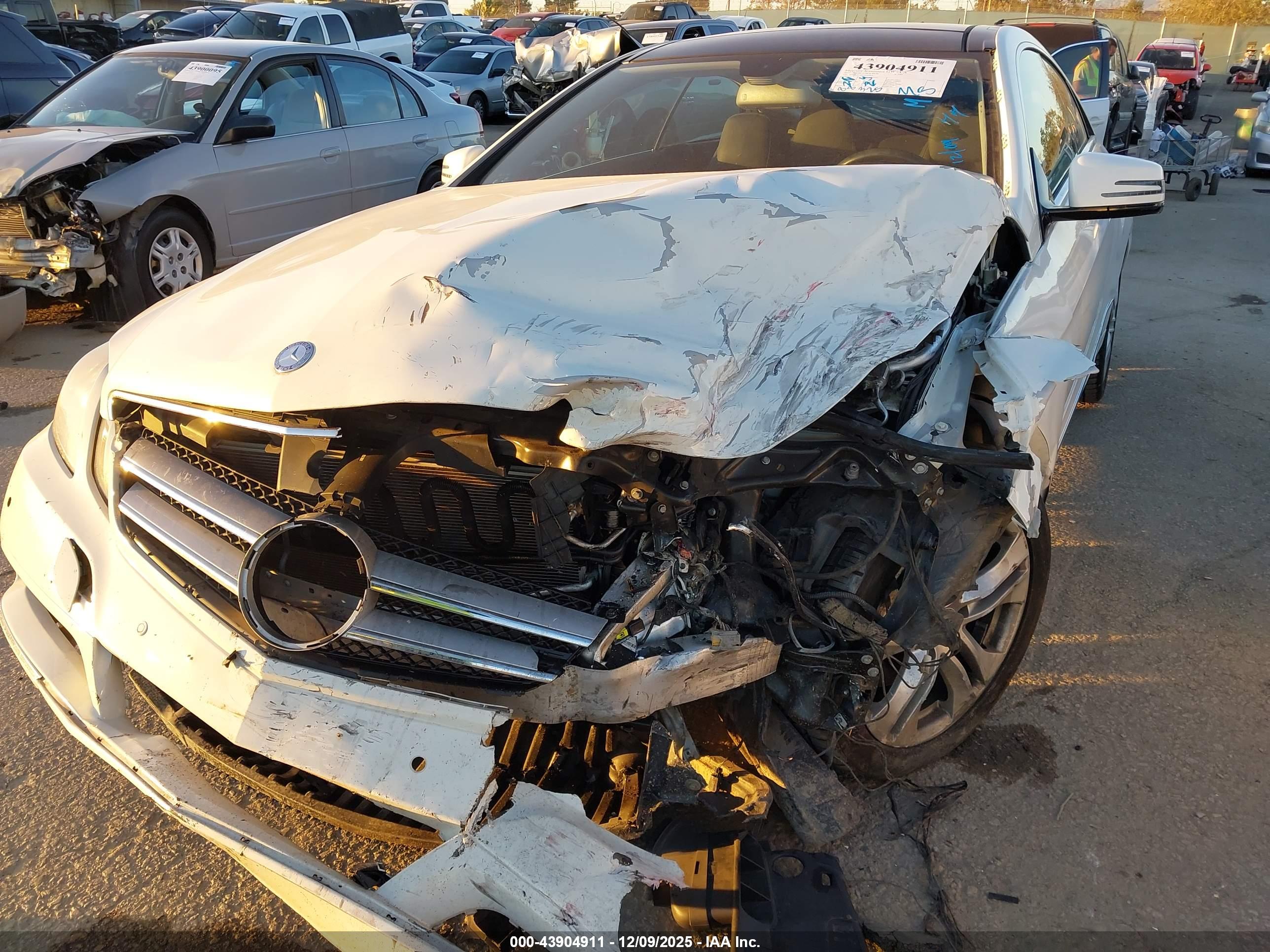 MERCEDES-BENZ E image 6