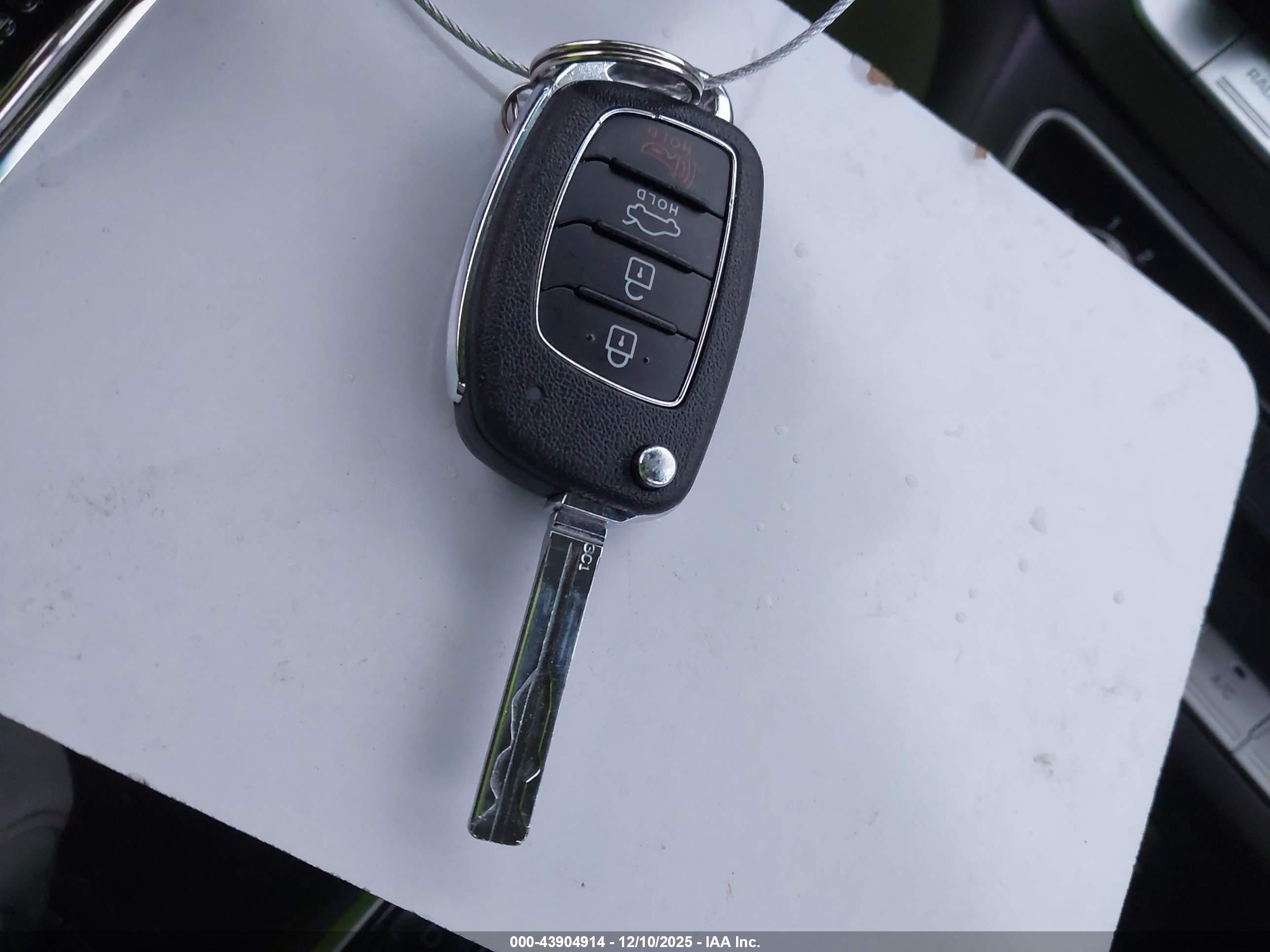 HYUNDAI SONATA image 11