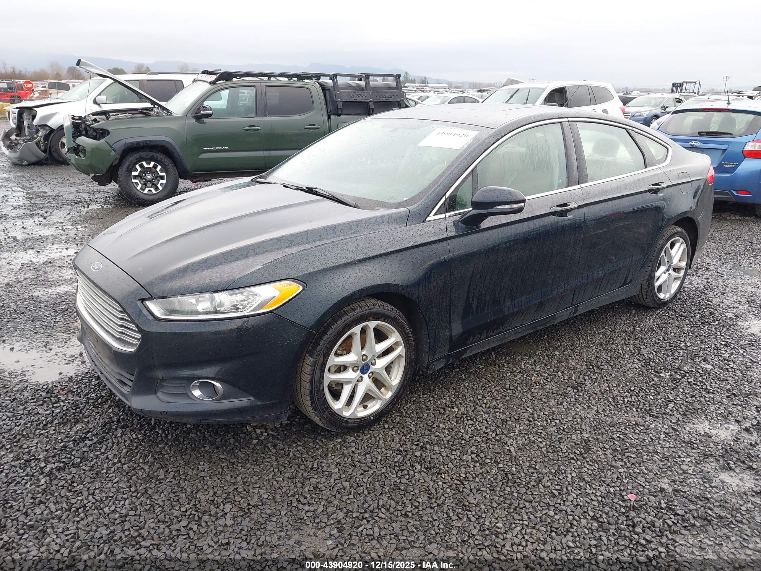 FORD FUSION image 2
