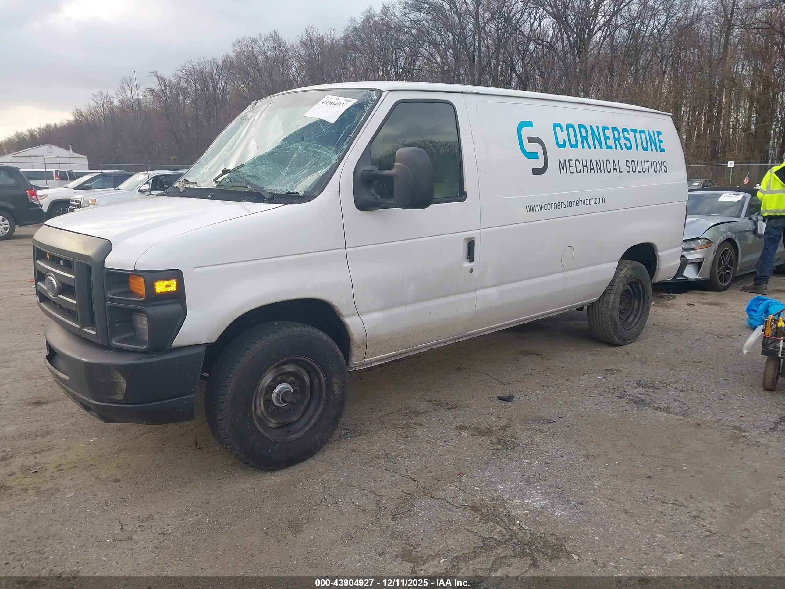 FORD E-250 image 2