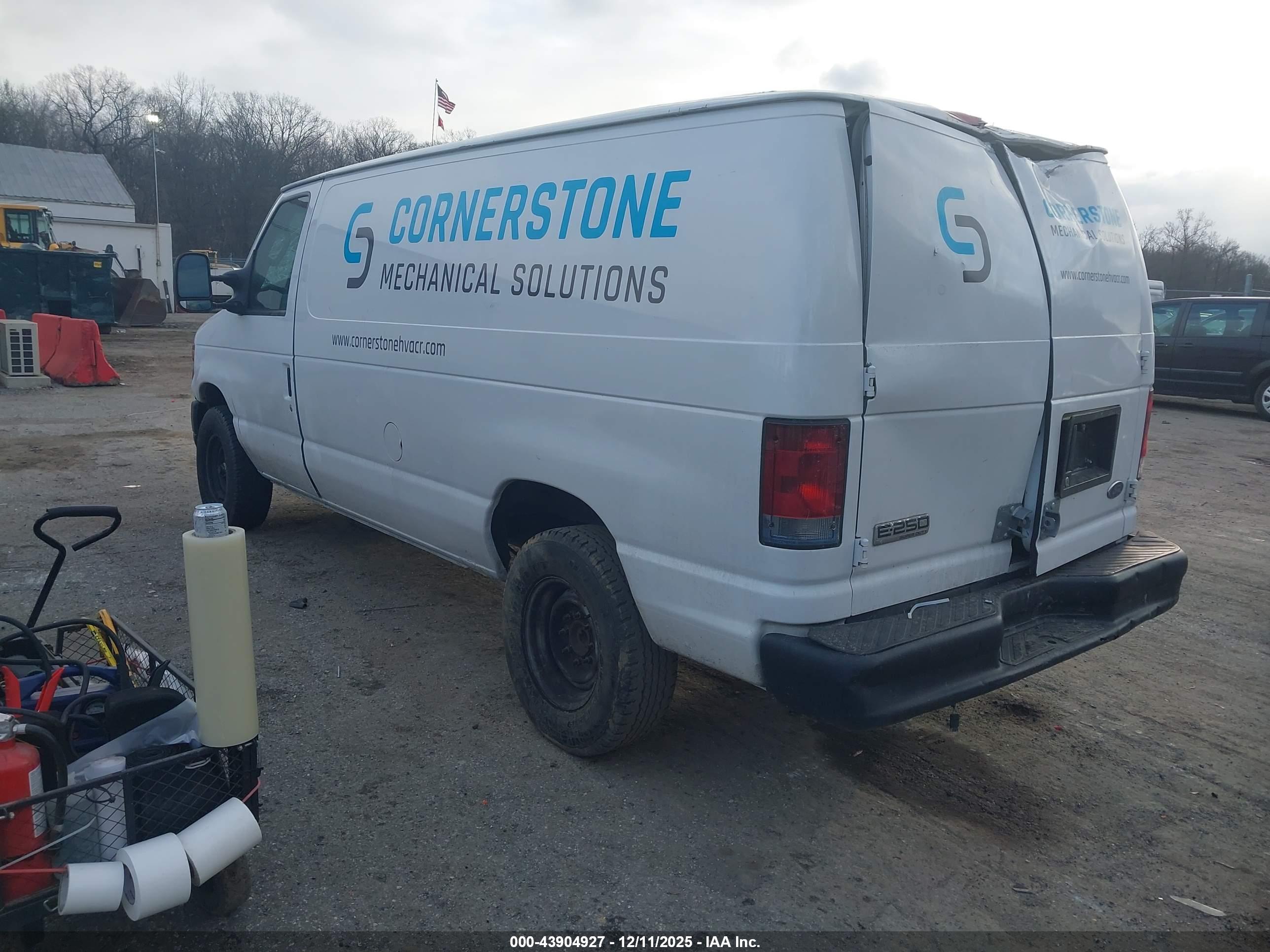 FORD E-250 image 3
