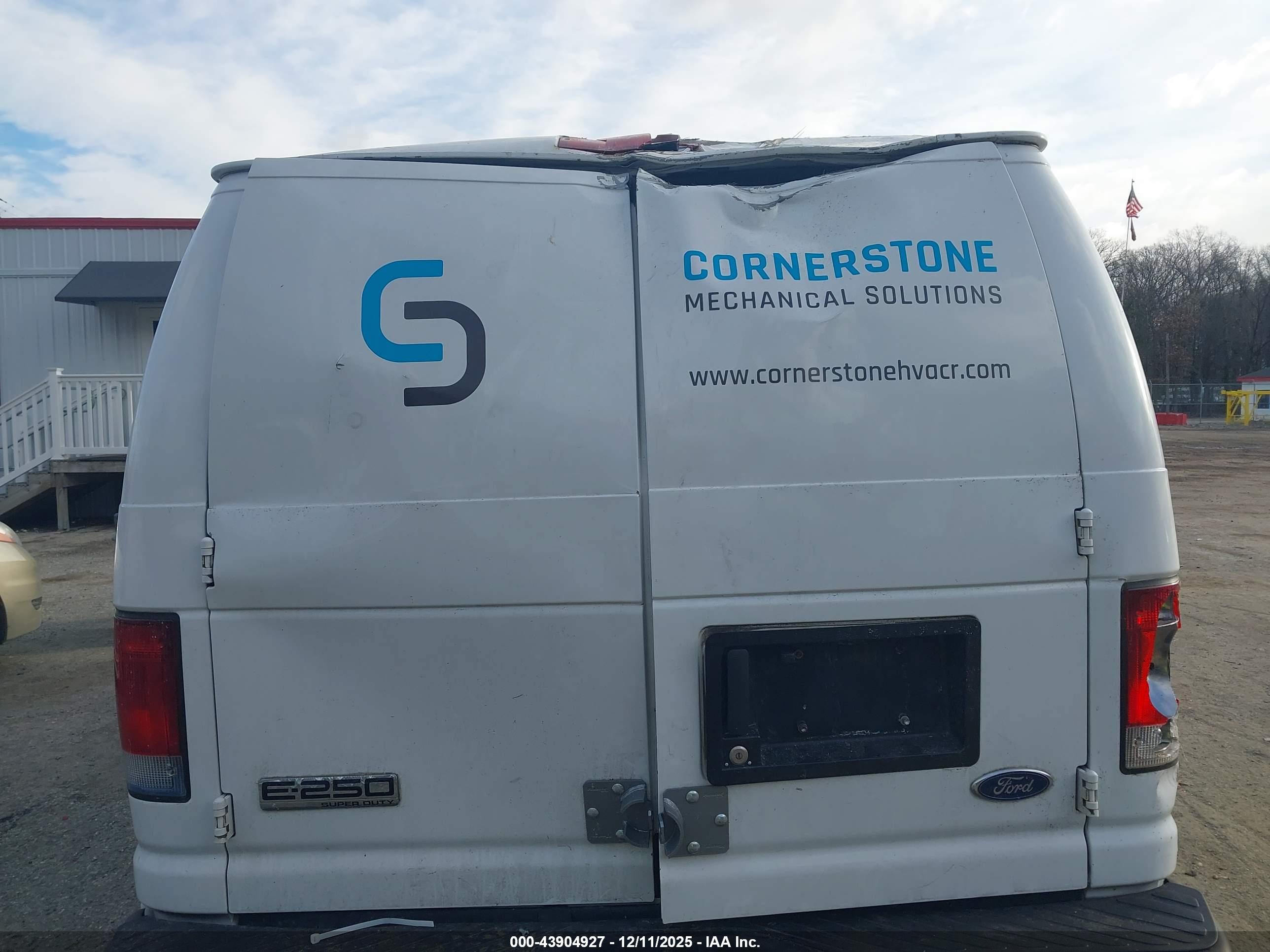 FORD E-250 image 6