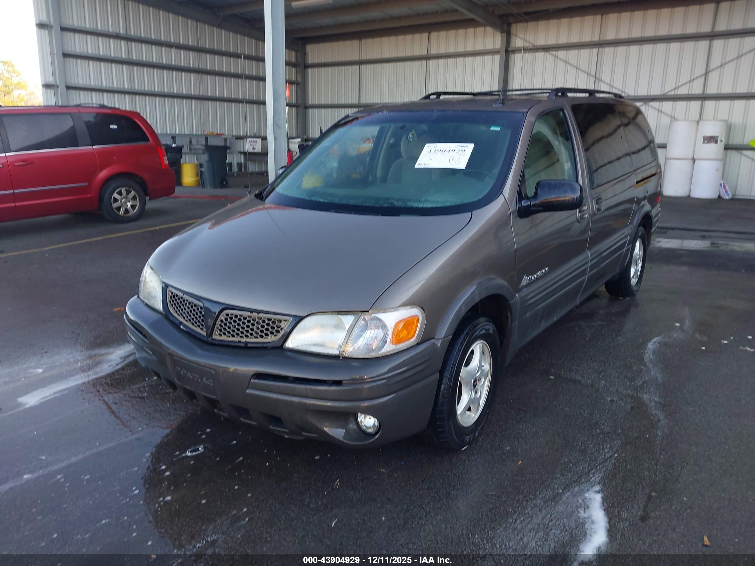 PONTIAC MONTANA image 2