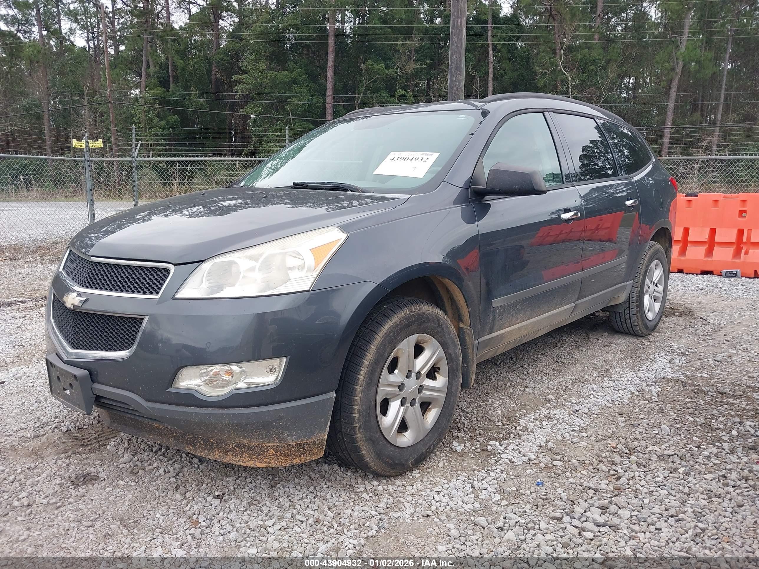CHEVROLET TRAVERSE image 6